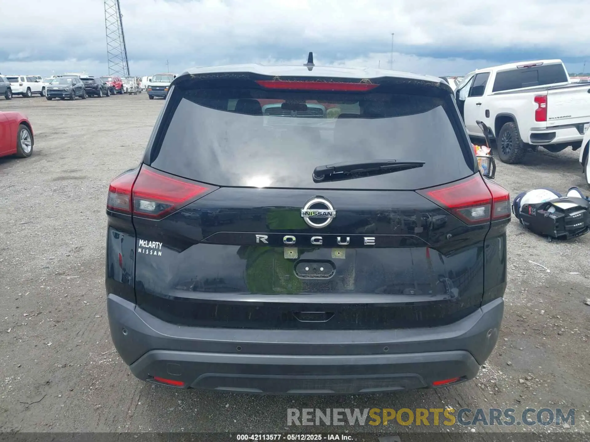 17 Photograph of a damaged car JN8AT3AA3MW015085 NISSAN ROGUE 2021