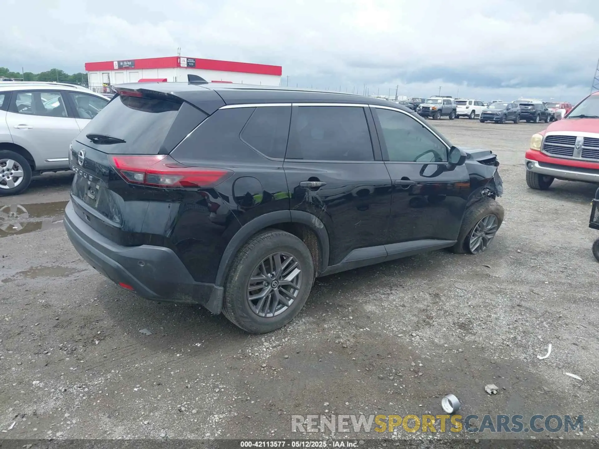 4 Photograph of a damaged car JN8AT3AA3MW015085 NISSAN ROGUE 2021