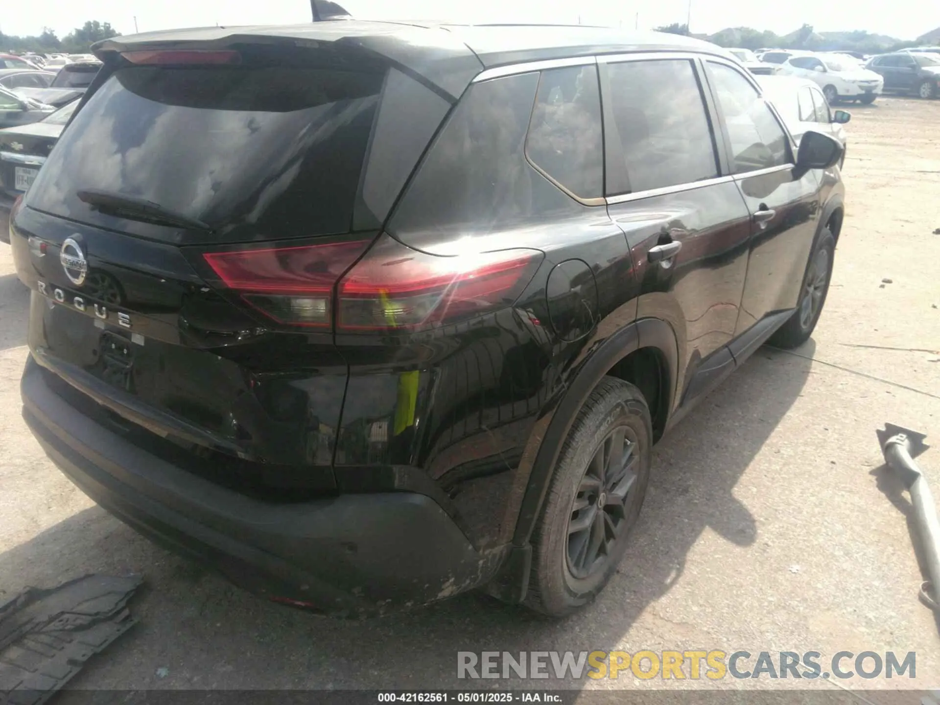 4 Photograph of a damaged car JN8AT3AA7MW004607 NISSAN ROGUE 2021