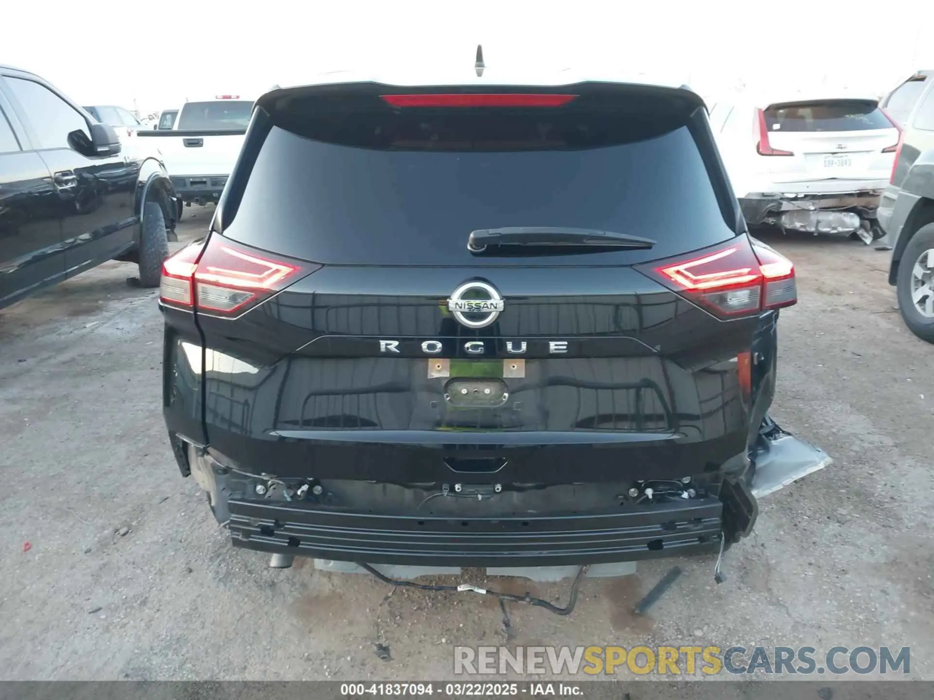 17 Photograph of a damaged car JN8AT3AA9MW004155 NISSAN ROGUE 2021