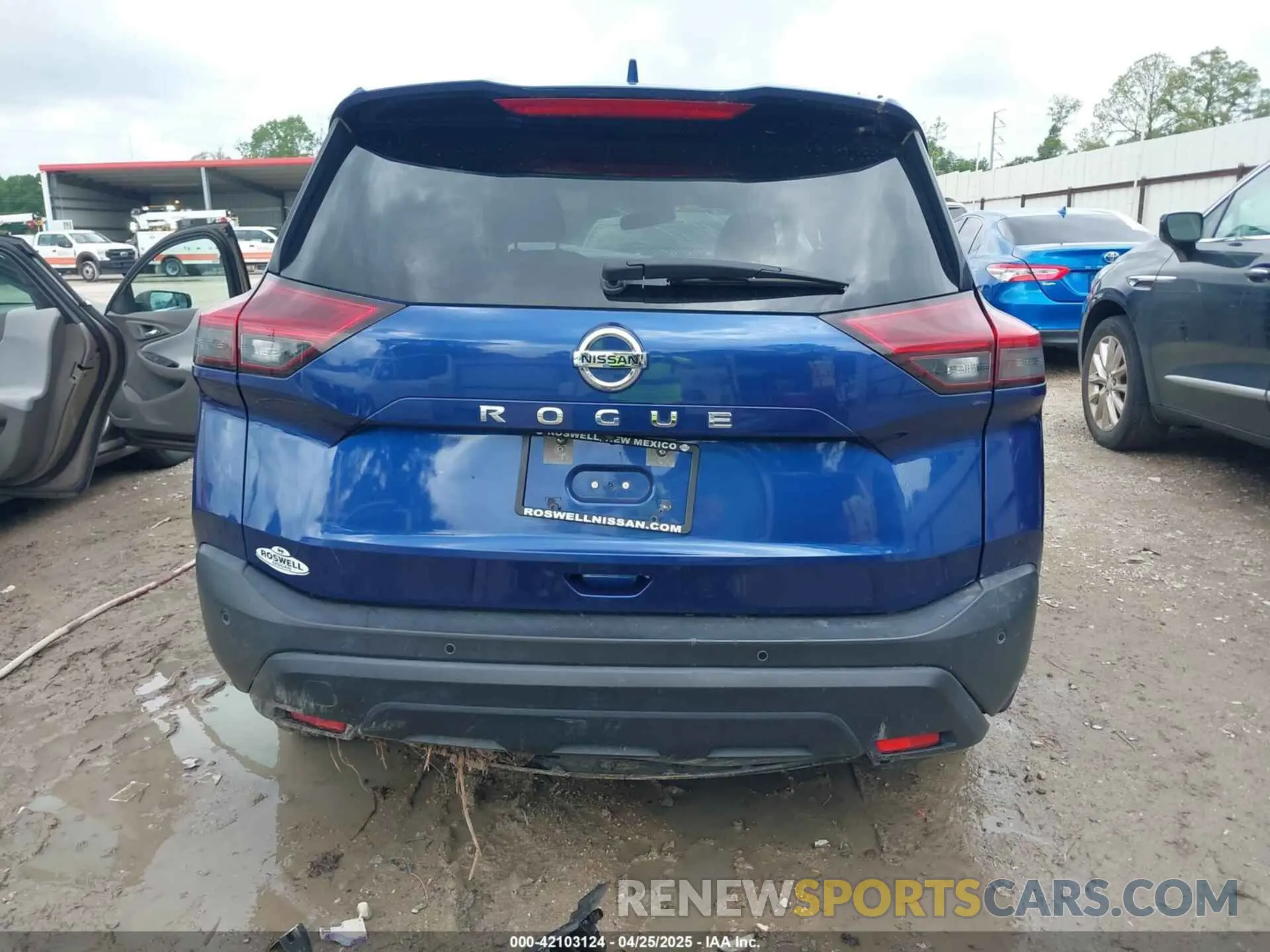 17 Photograph of a damaged car JN8AT3AA9MW011980 NISSAN ROGUE 2021
