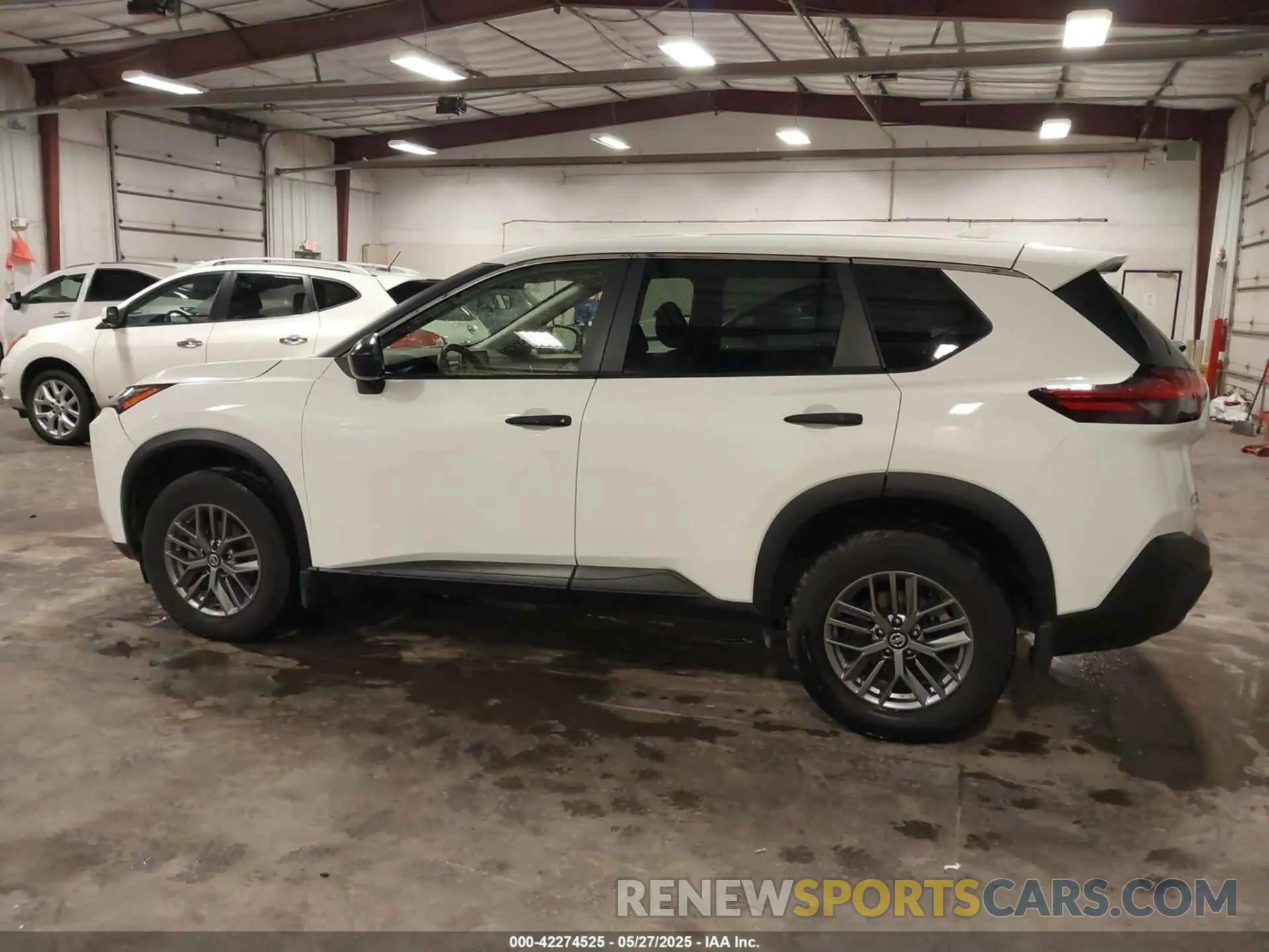 14 Photograph of a damaged car JN8AT3AB9MW210861 NISSAN ROGUE 2021