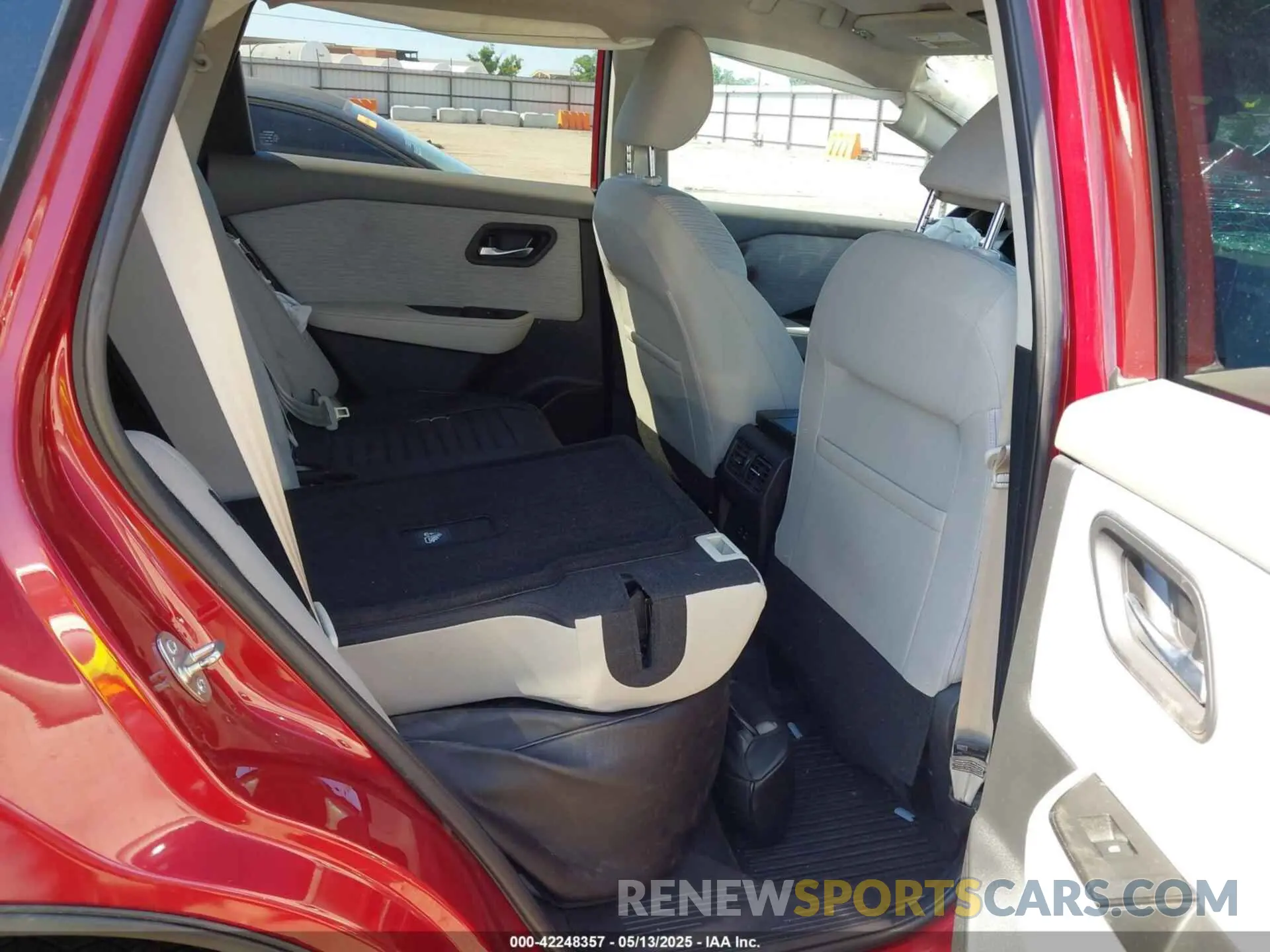 8 Photograph of a damaged car JN8AT3BA1MW010658 NISSAN ROGUE 2021