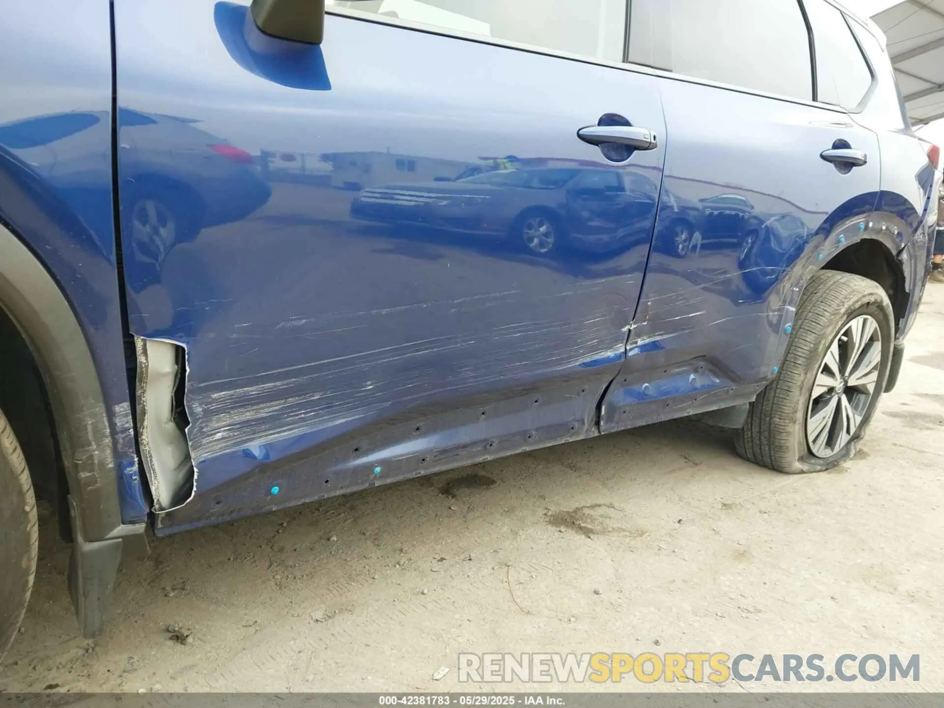 17 Photograph of a damaged car JN8AT3BA3MW011570 NISSAN ROGUE 2021