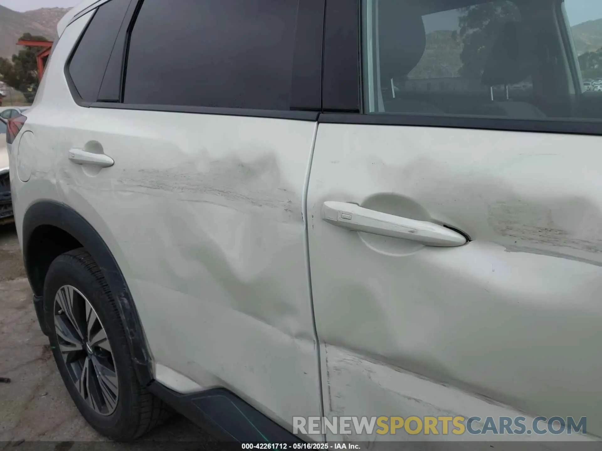 20 Photograph of a damaged car JN8AT3BA6MW011398 NISSAN ROGUE 2021