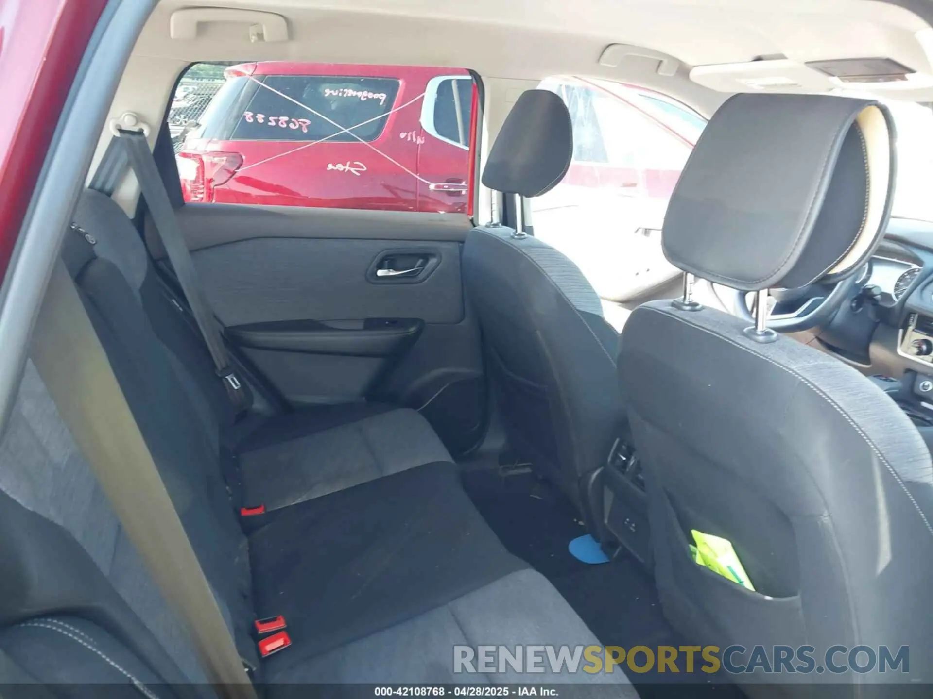 8 Photograph of a damaged car JN8AT3BA7MW008431 NISSAN ROGUE 2021