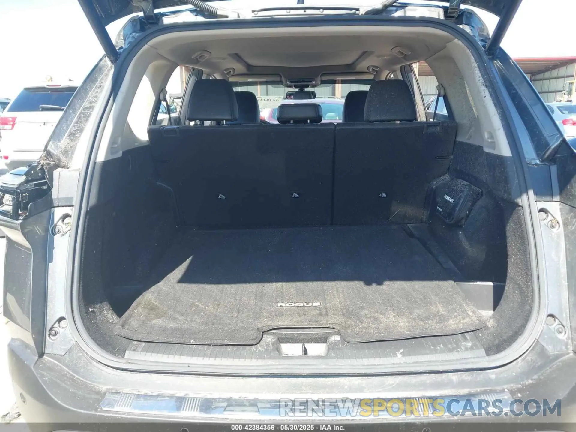 17 Photograph of a damaged car JN8AT3BA7MW016707 NISSAN ROGUE 2021