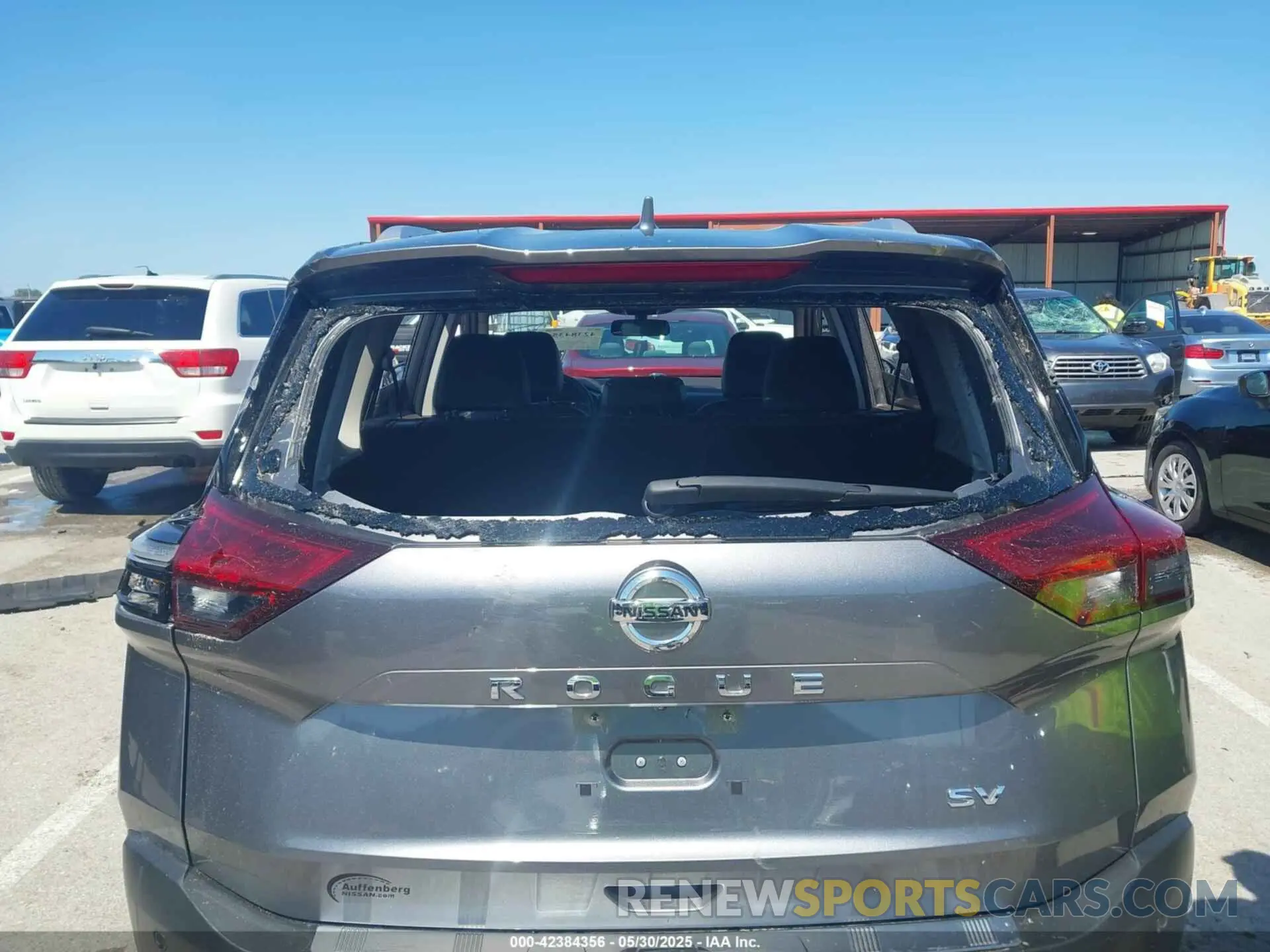 18 Photograph of a damaged car JN8AT3BA7MW016707 NISSAN ROGUE 2021