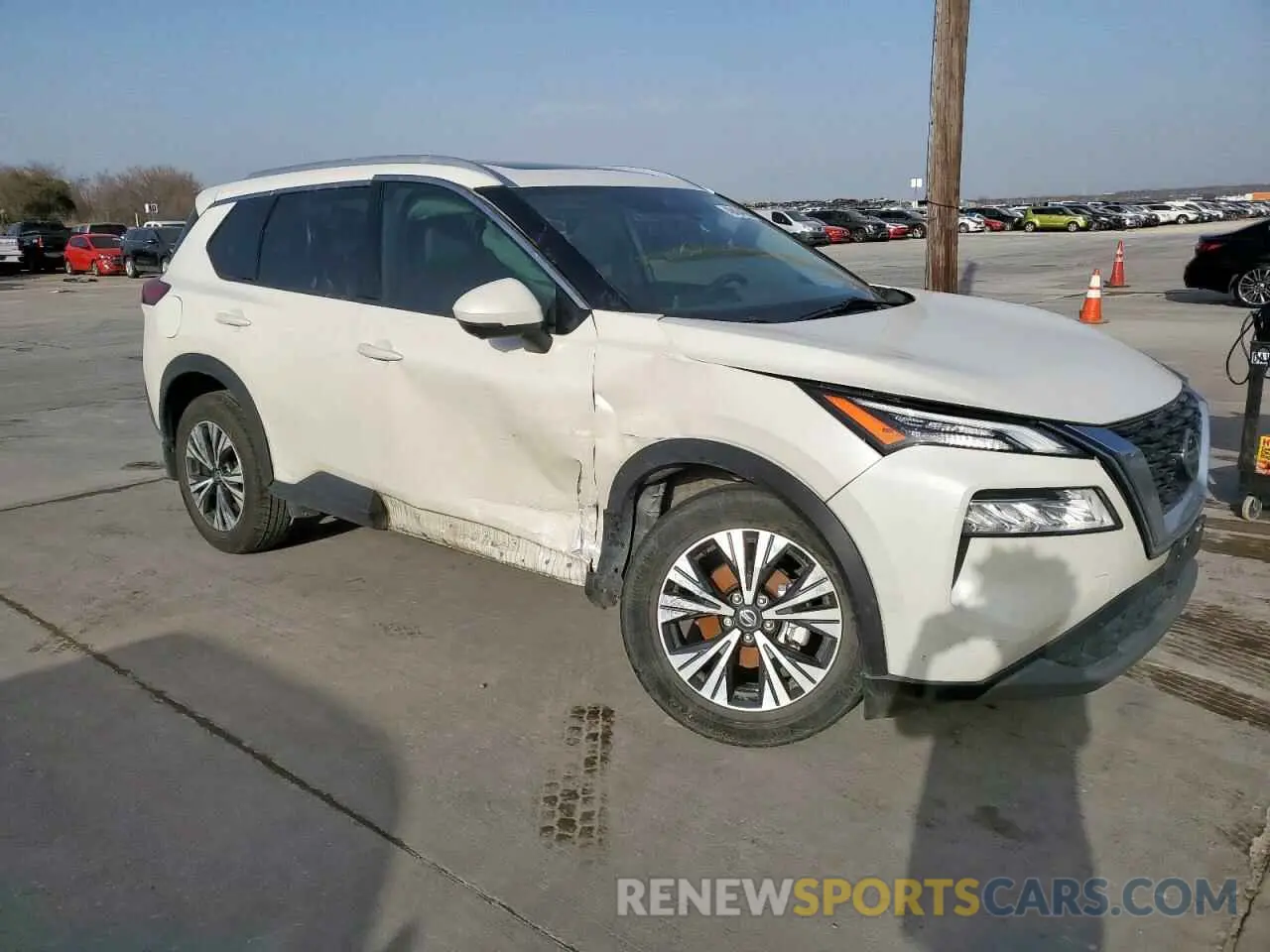 4 Photograph of a damaged car JN8AT3BA7MW021387 NISSAN ROGUE 2021
