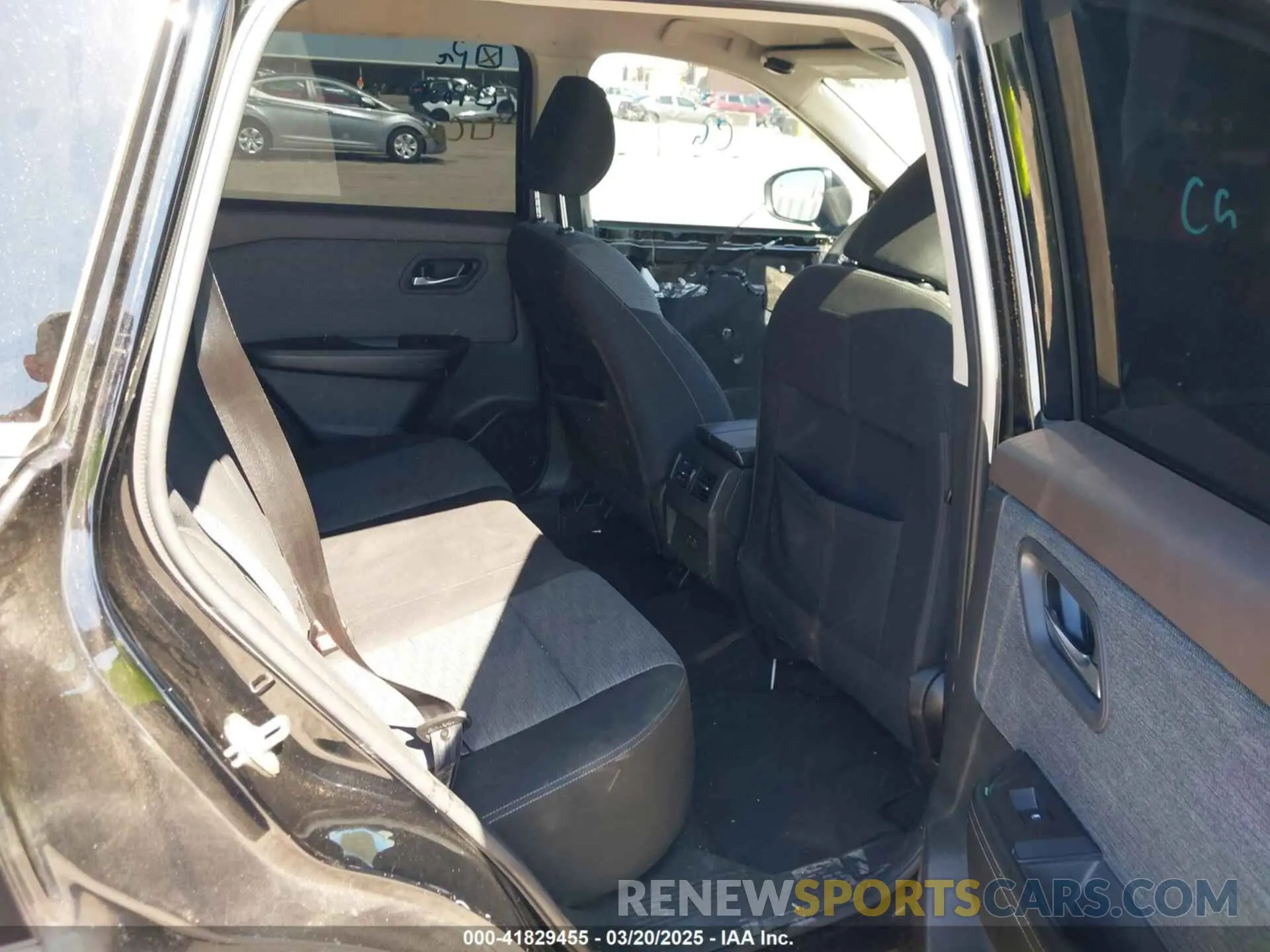 8 Photograph of a damaged car JN8AT3BA7MW021938 NISSAN ROGUE 2021