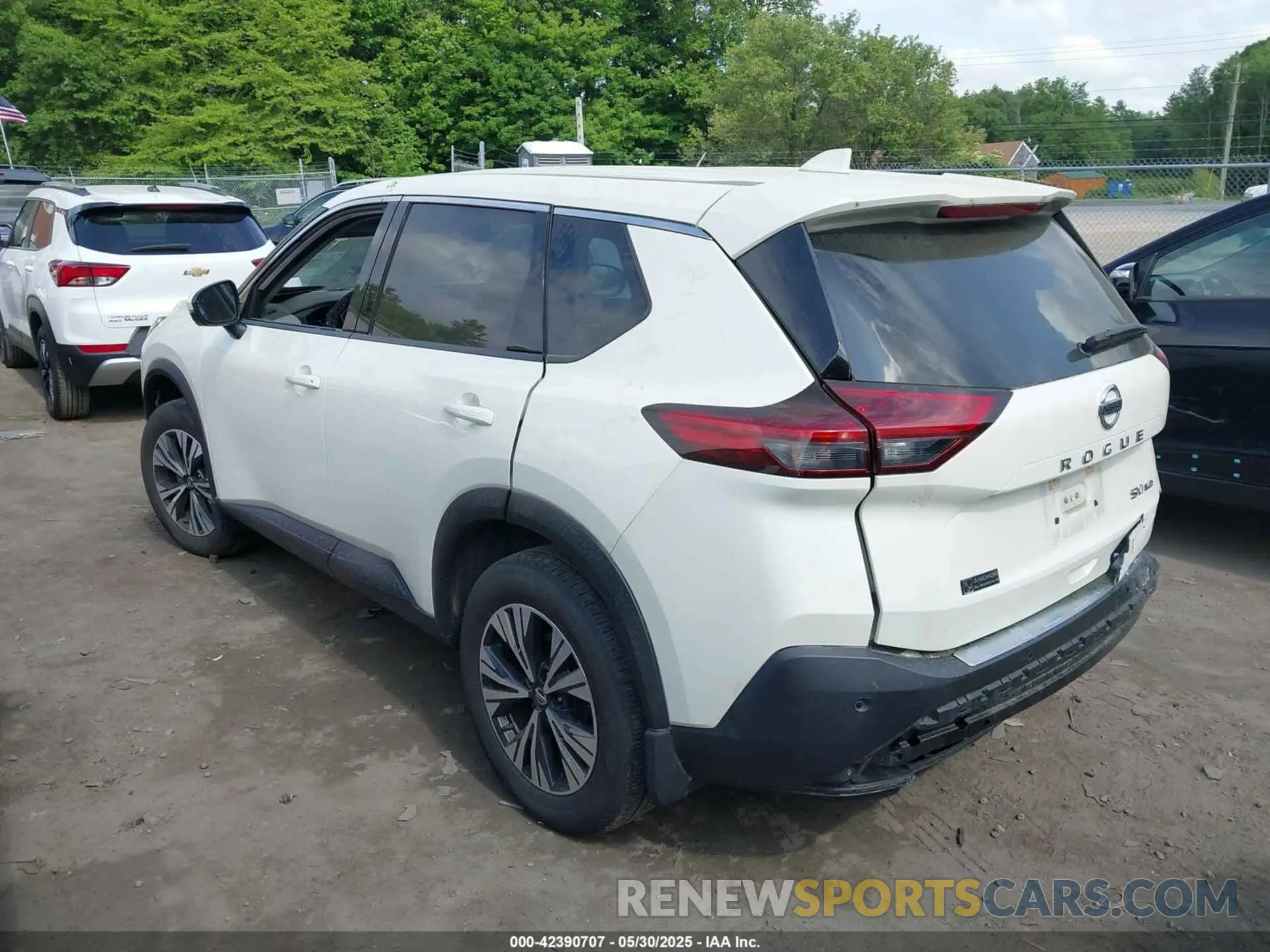 3 Photograph of a damaged car JN8AT3BB5MW203775 NISSAN ROGUE 2021