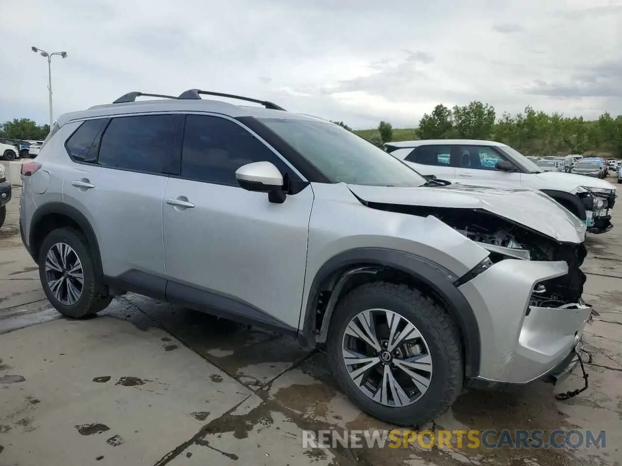 4 Photograph of a damaged car JN8AT3BB5MW213156 NISSAN ROGUE 2021