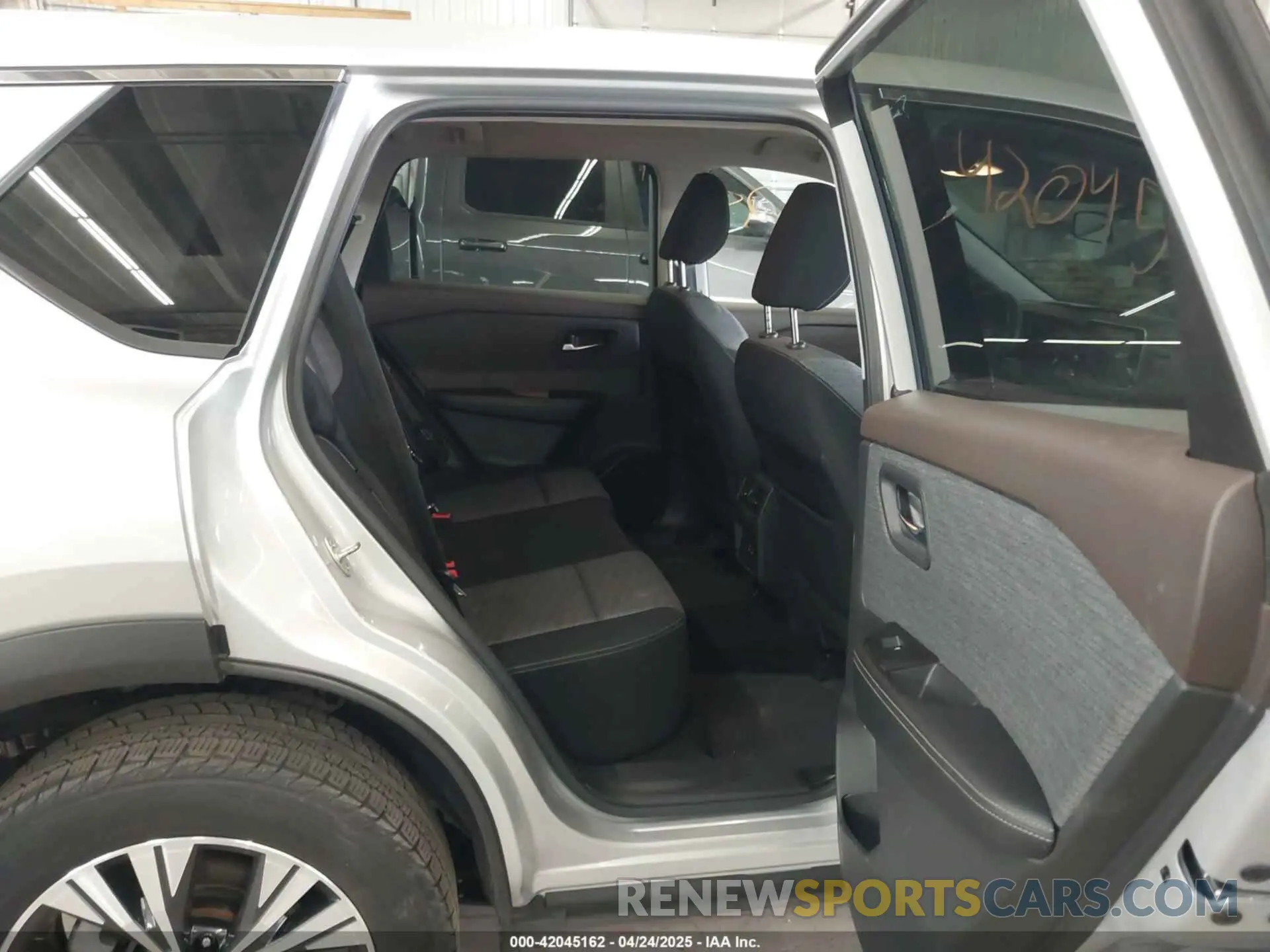 8 Photograph of a damaged car JN8AT3BB9MW210051 NISSAN ROGUE 2021