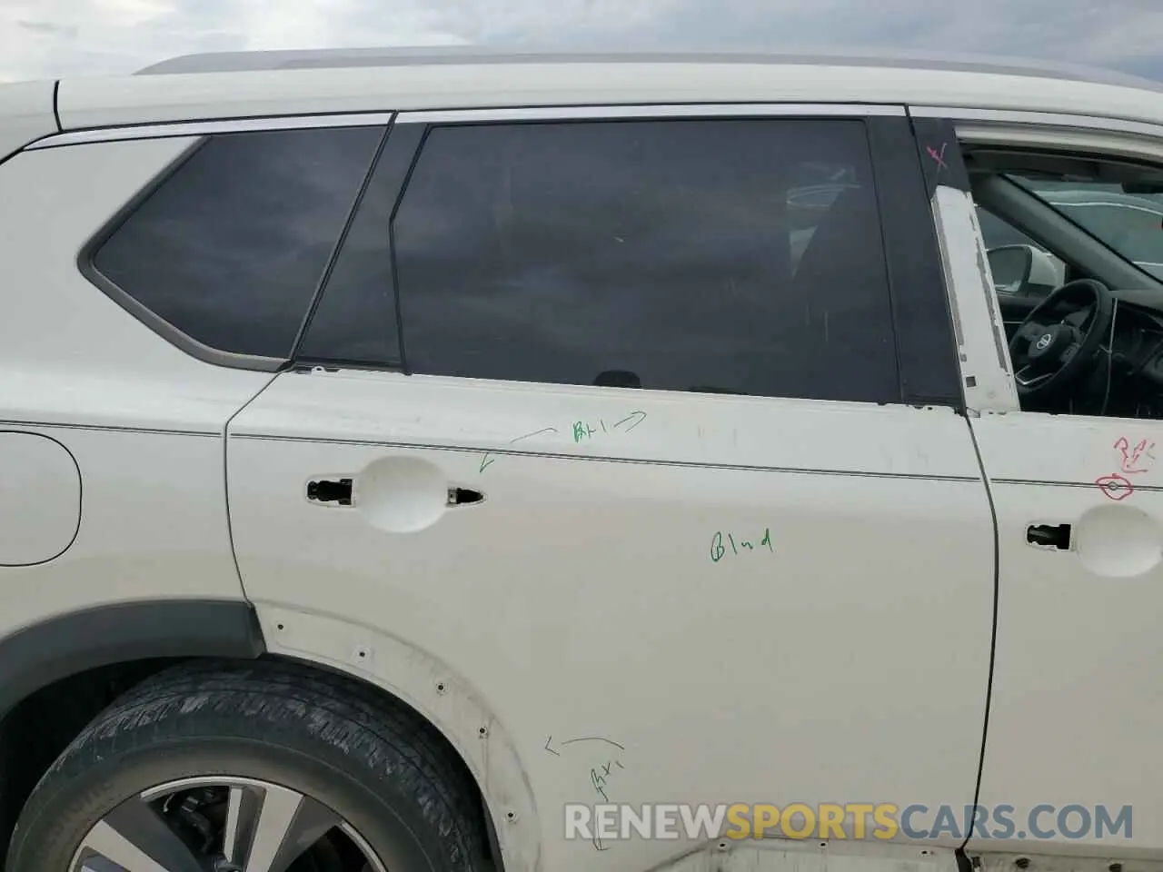 11 Photograph of a damaged car JN8AT3CA0MW018345 NISSAN ROGUE 2021