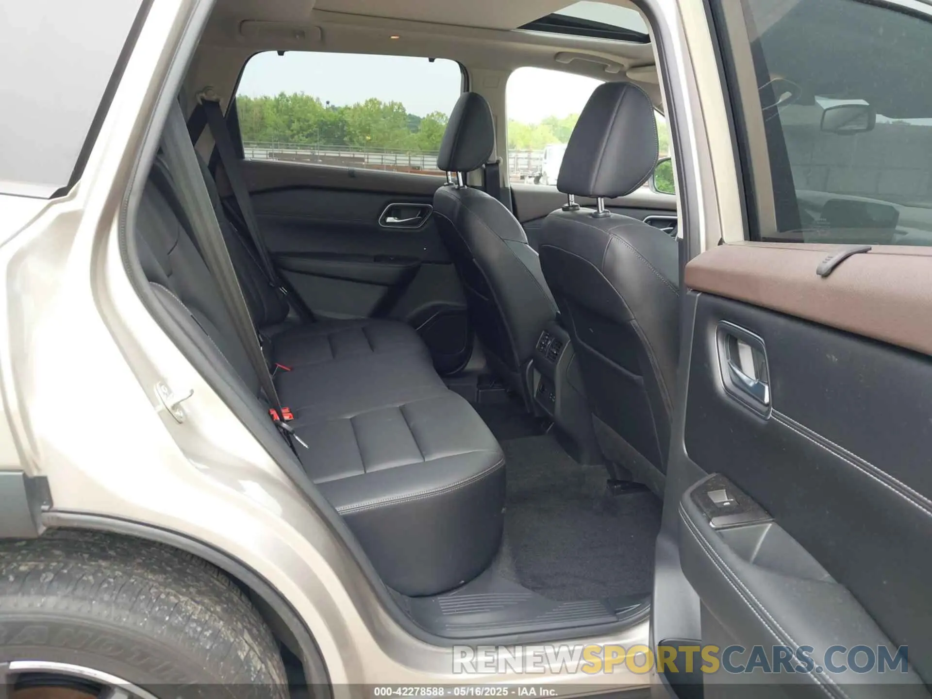 8 Photograph of a damaged car JN8AT3CA0MW027241 NISSAN ROGUE 2021