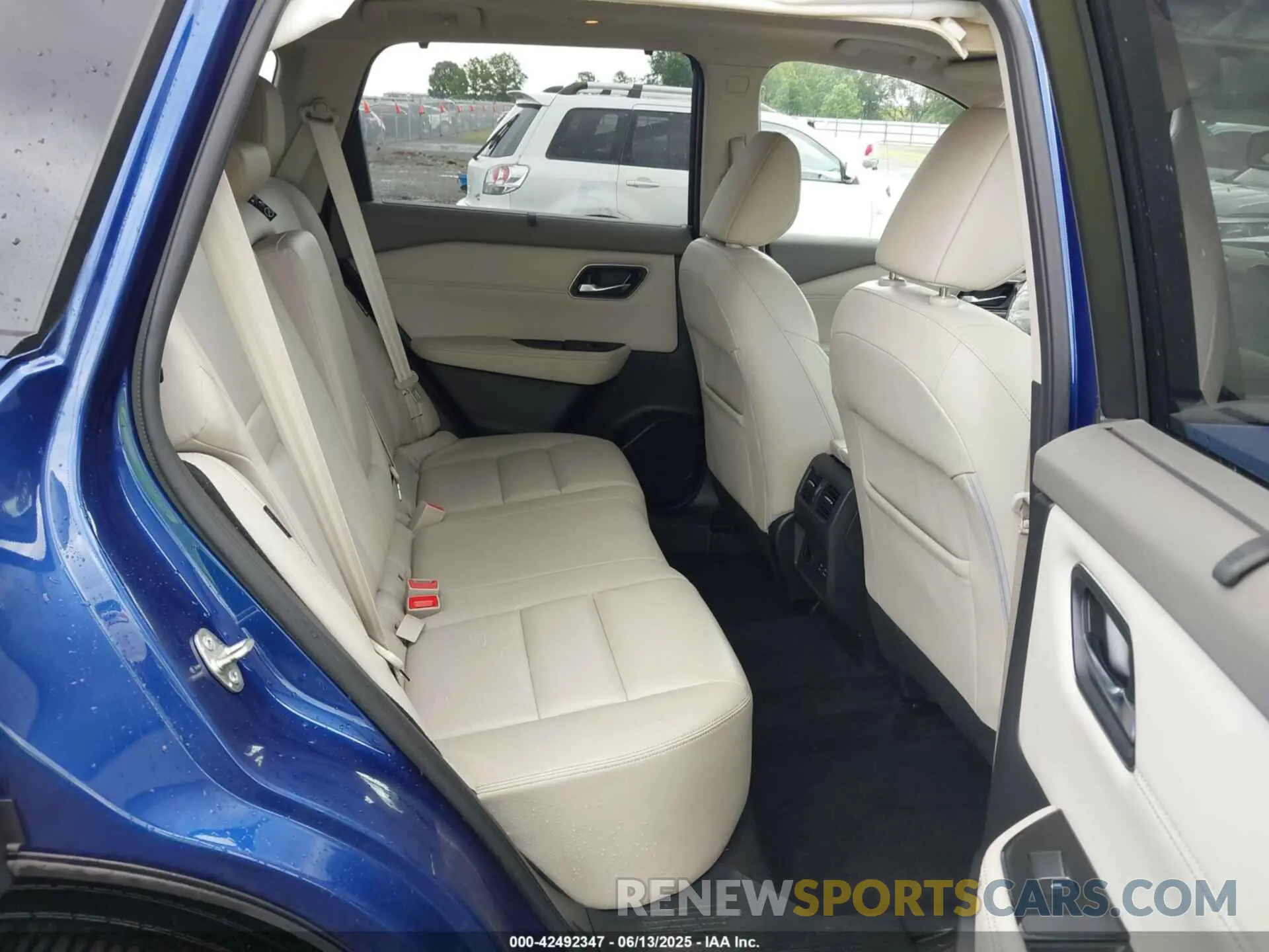 8 Photograph of a damaged car JN8AT3CA2MW020694 NISSAN ROGUE 2021