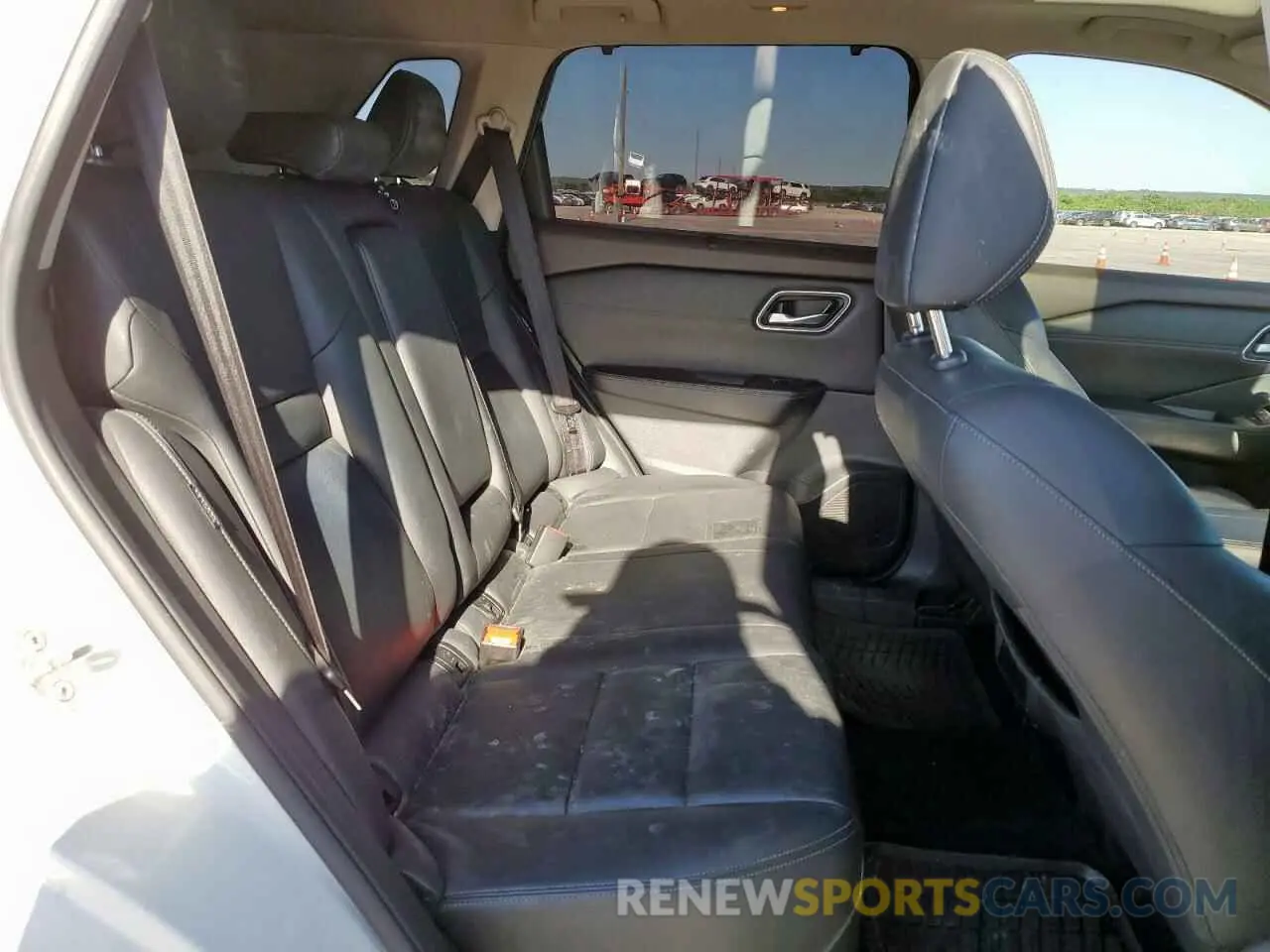 11 Photograph of a damaged car JN8AT3CA2MW028701 NISSAN ROGUE 2021