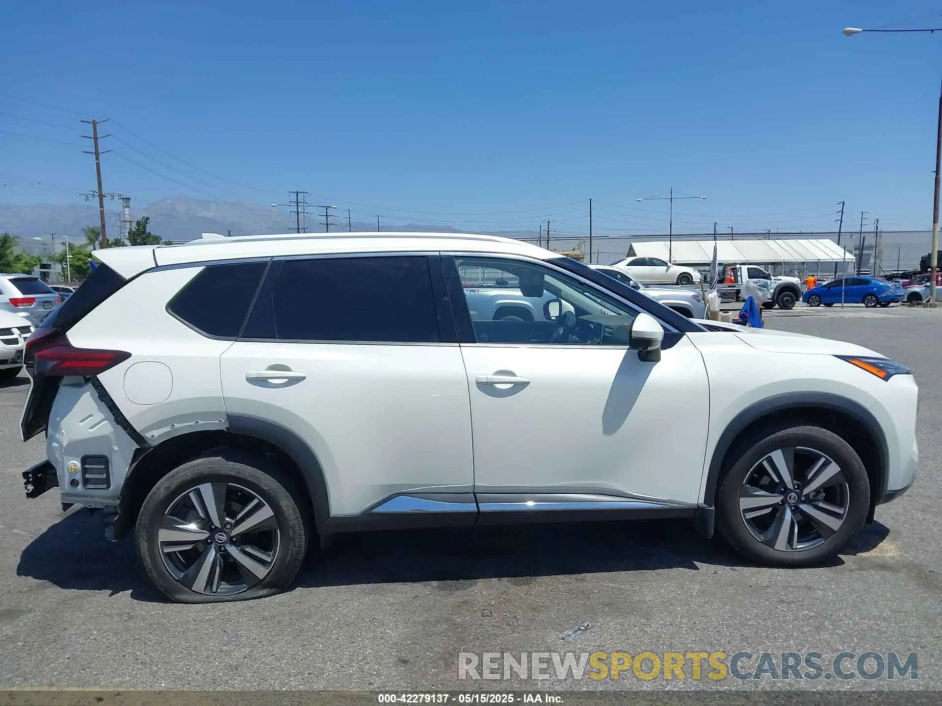 14 Photograph of a damaged car JN8AT3CA4MW021541 NISSAN ROGUE 2021