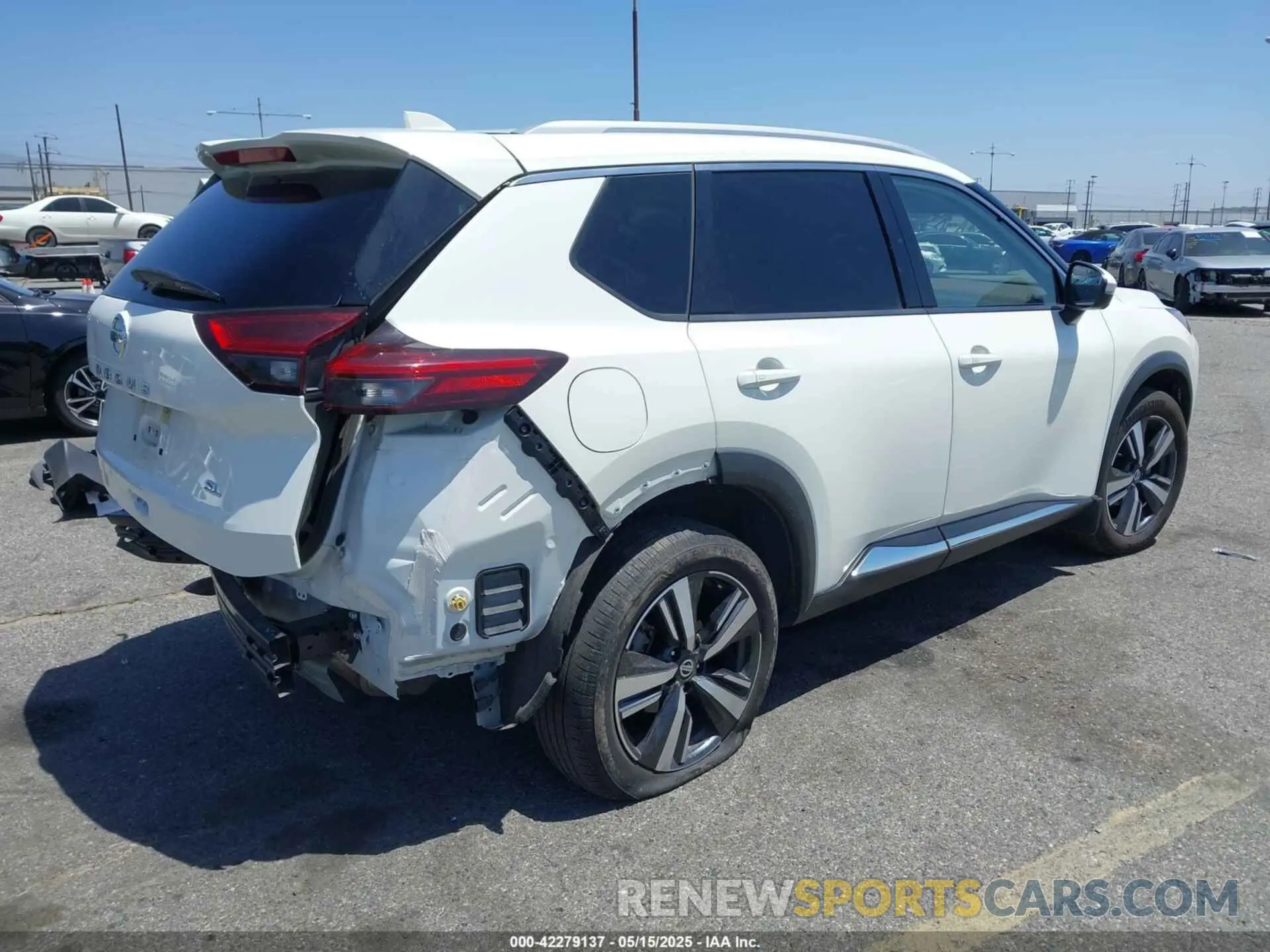 4 Photograph of a damaged car JN8AT3CA4MW021541 NISSAN ROGUE 2021