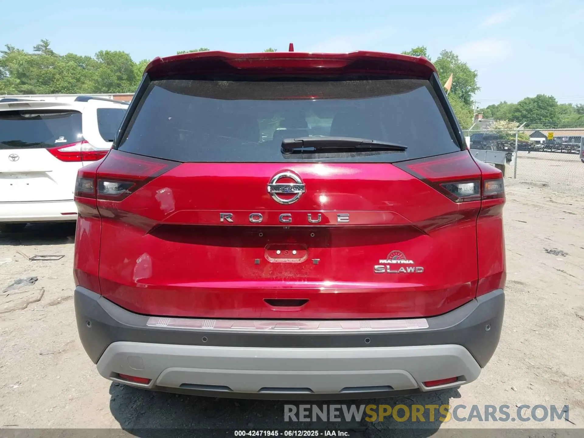 17 Photograph of a damaged car JN8AT3CB1MW242331 NISSAN ROGUE 2021