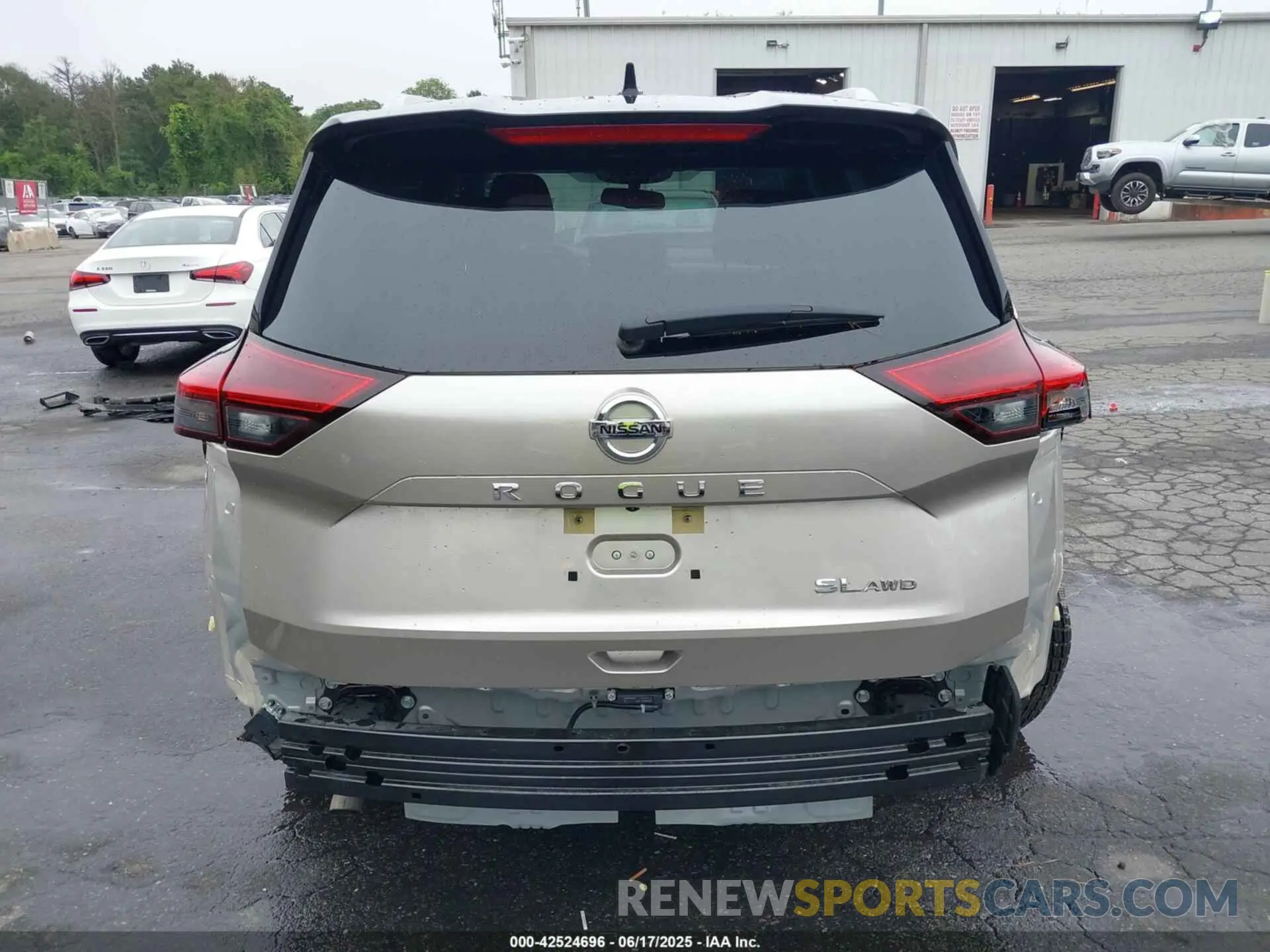 17 Photograph of a damaged car JN8AT3CB6MW237156 NISSAN ROGUE 2021