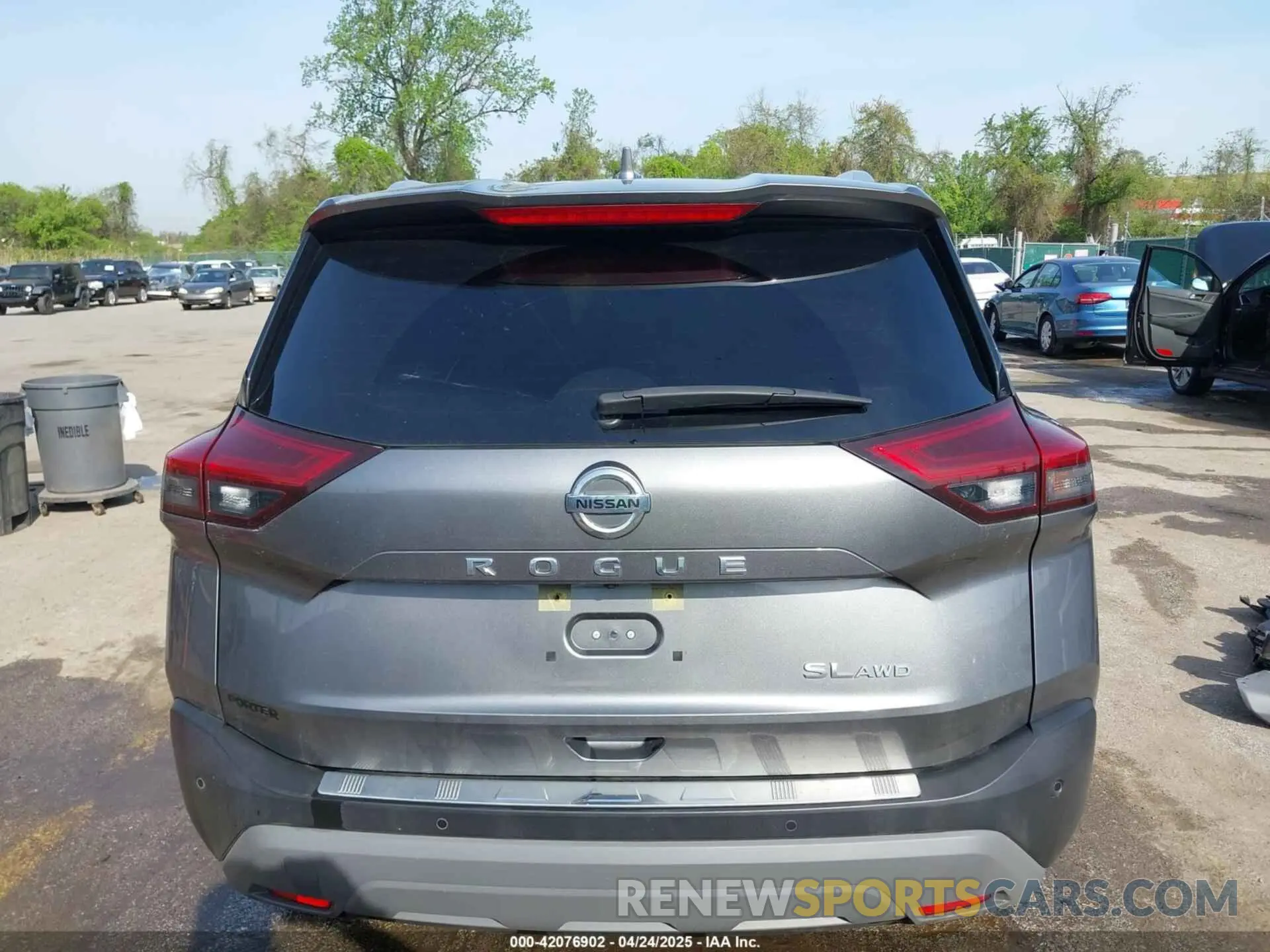 17 Photograph of a damaged car JN8AT3CB6MW239652 NISSAN ROGUE 2021