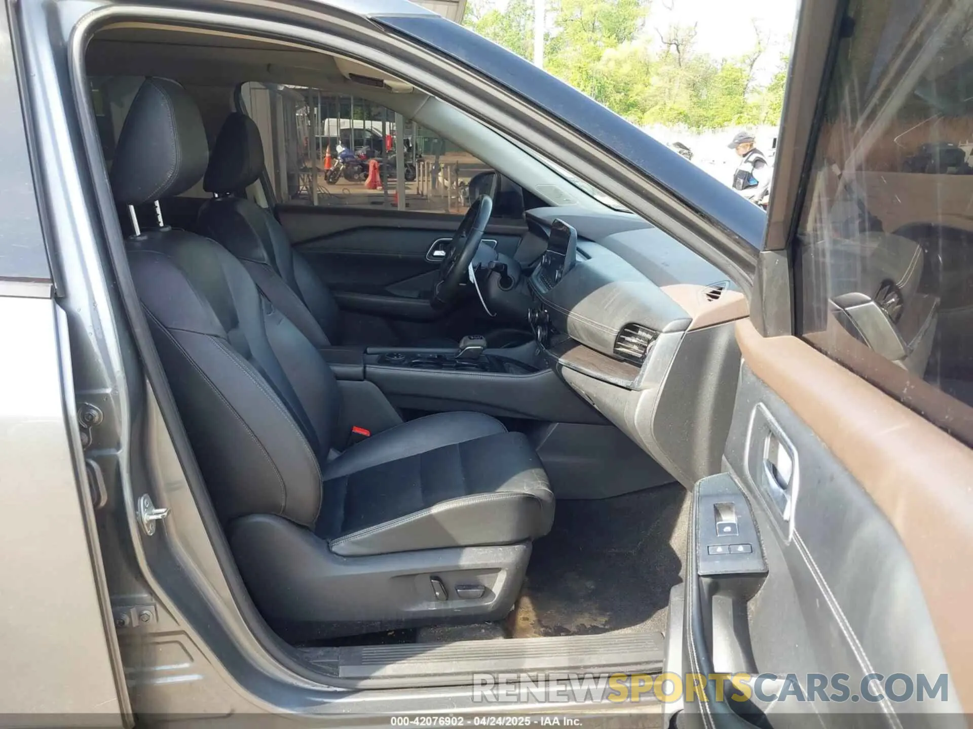 5 Photograph of a damaged car JN8AT3CB6MW239652 NISSAN ROGUE 2021