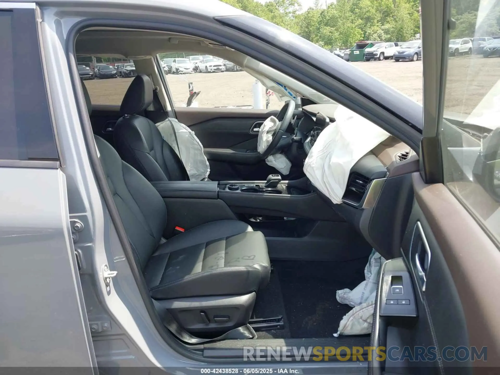 5 Photograph of a damaged car JN8AT3CB6MW242387 NISSAN ROGUE 2021