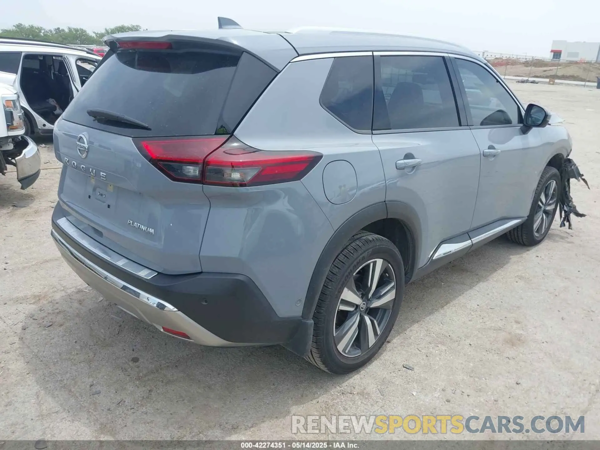 4 Photograph of a damaged car JN8AT3DC0MW102679 NISSAN ROGUE 2021