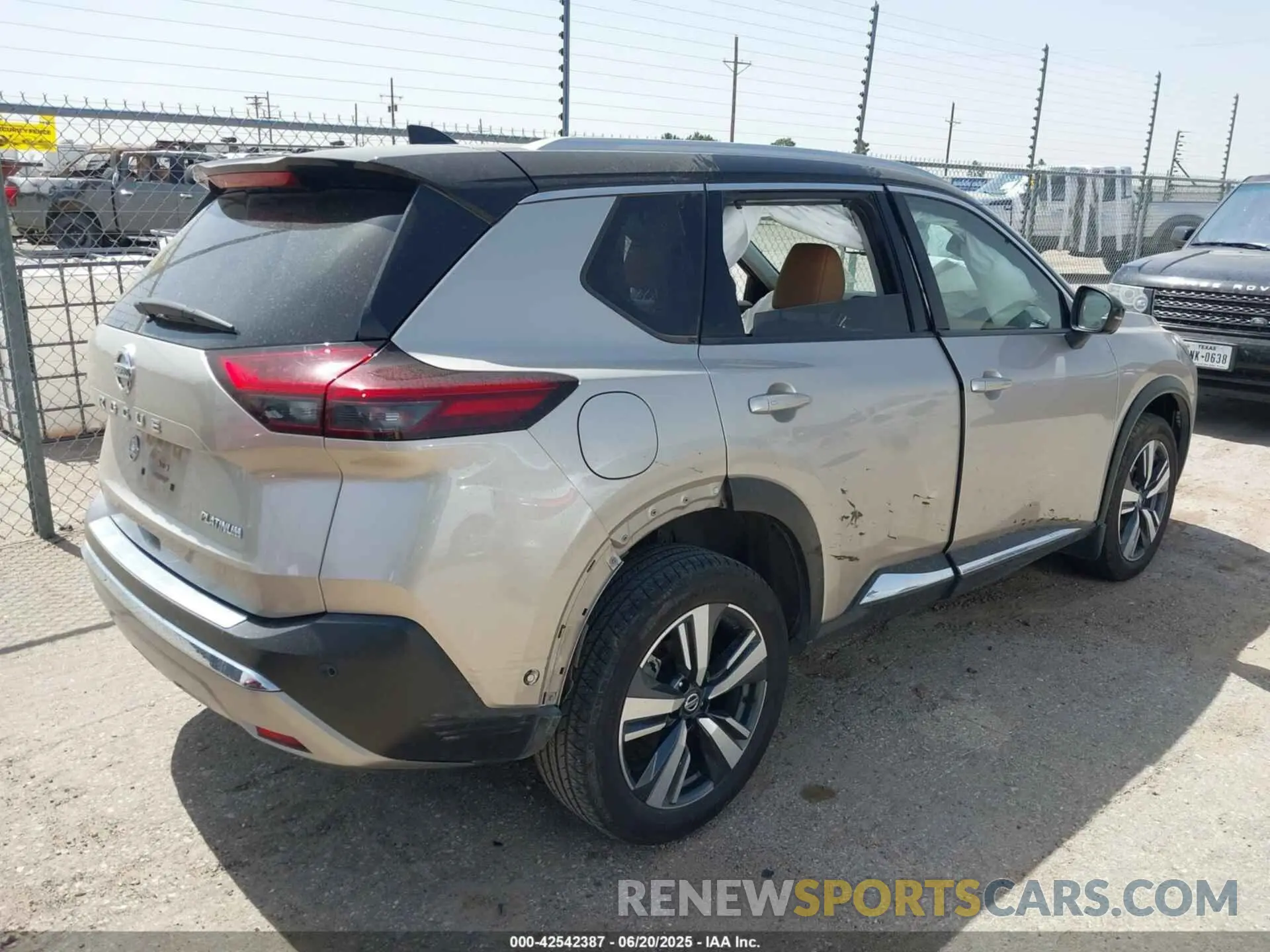 4 Photograph of a damaged car JN8AT3DC1MW100777 NISSAN ROGUE 2021