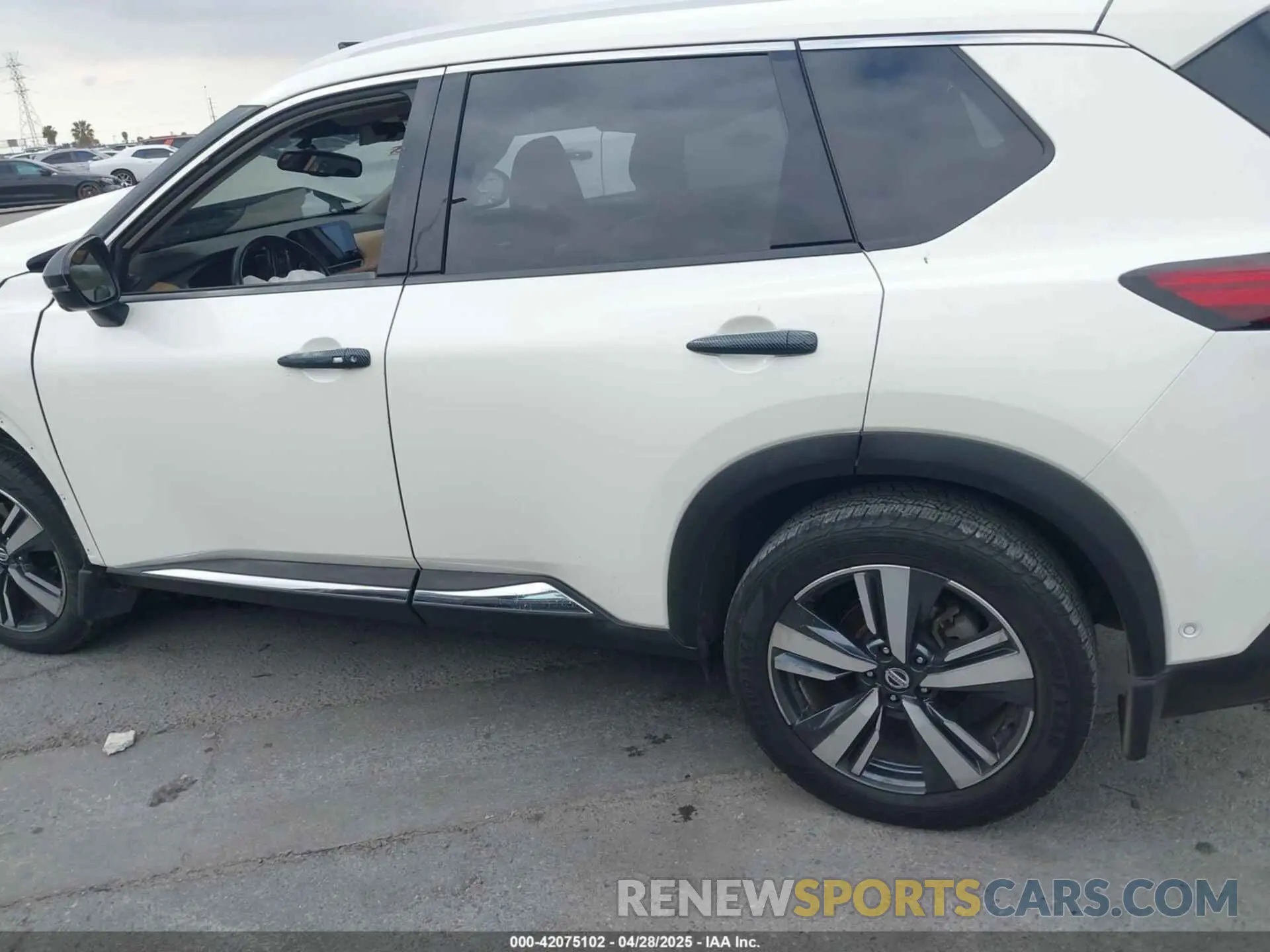 14 Photograph of a damaged car JN8AT3DCXMW102124 NISSAN ROGUE 2021