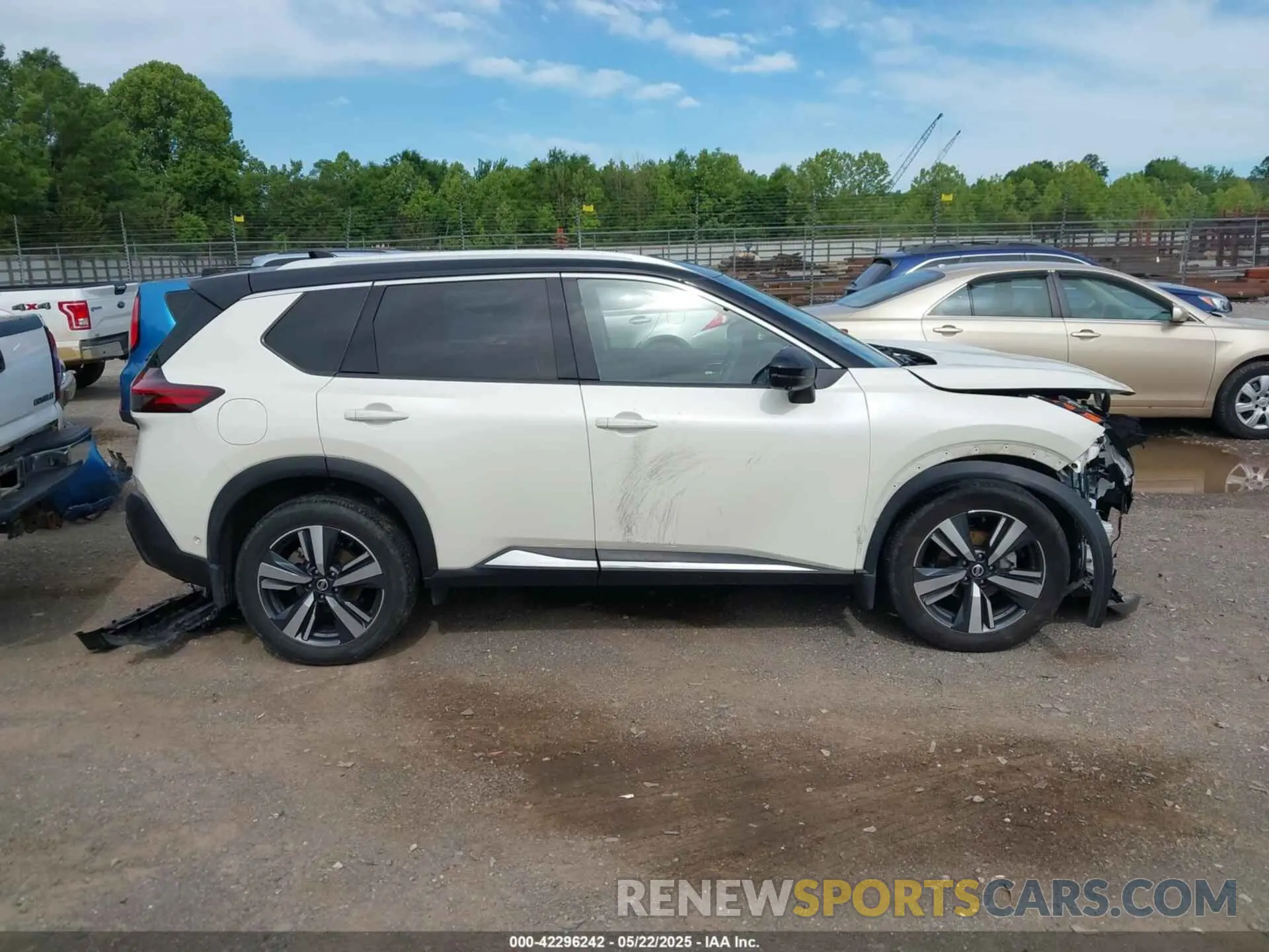13 Photograph of a damaged car JN8AT3DD1MW313625 NISSAN ROGUE 2021