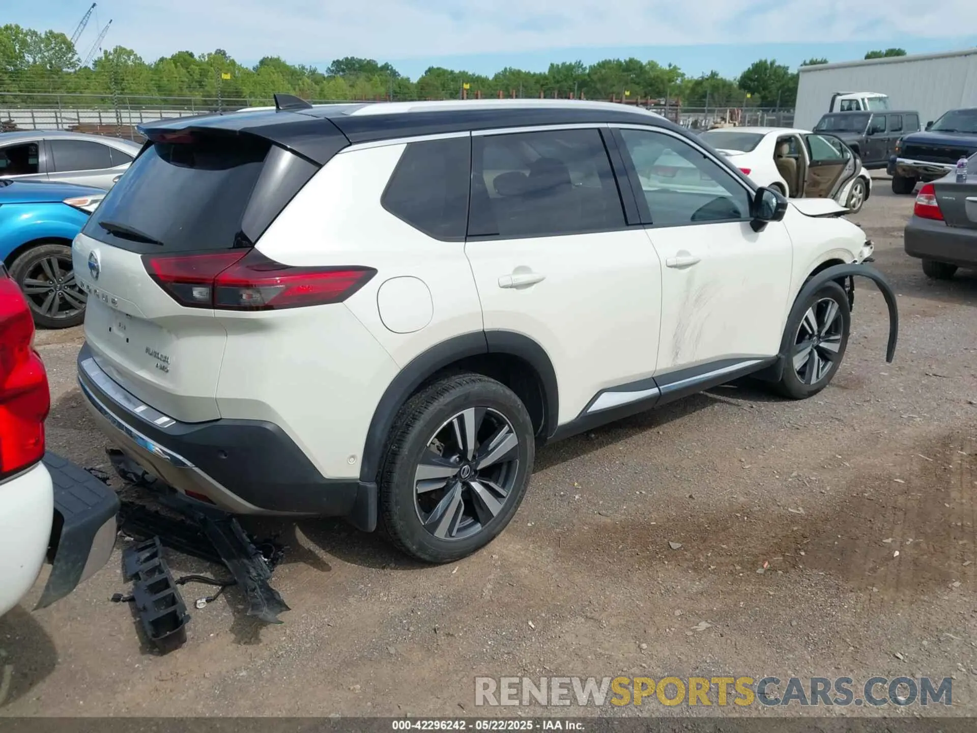 4 Photograph of a damaged car JN8AT3DD1MW313625 NISSAN ROGUE 2021