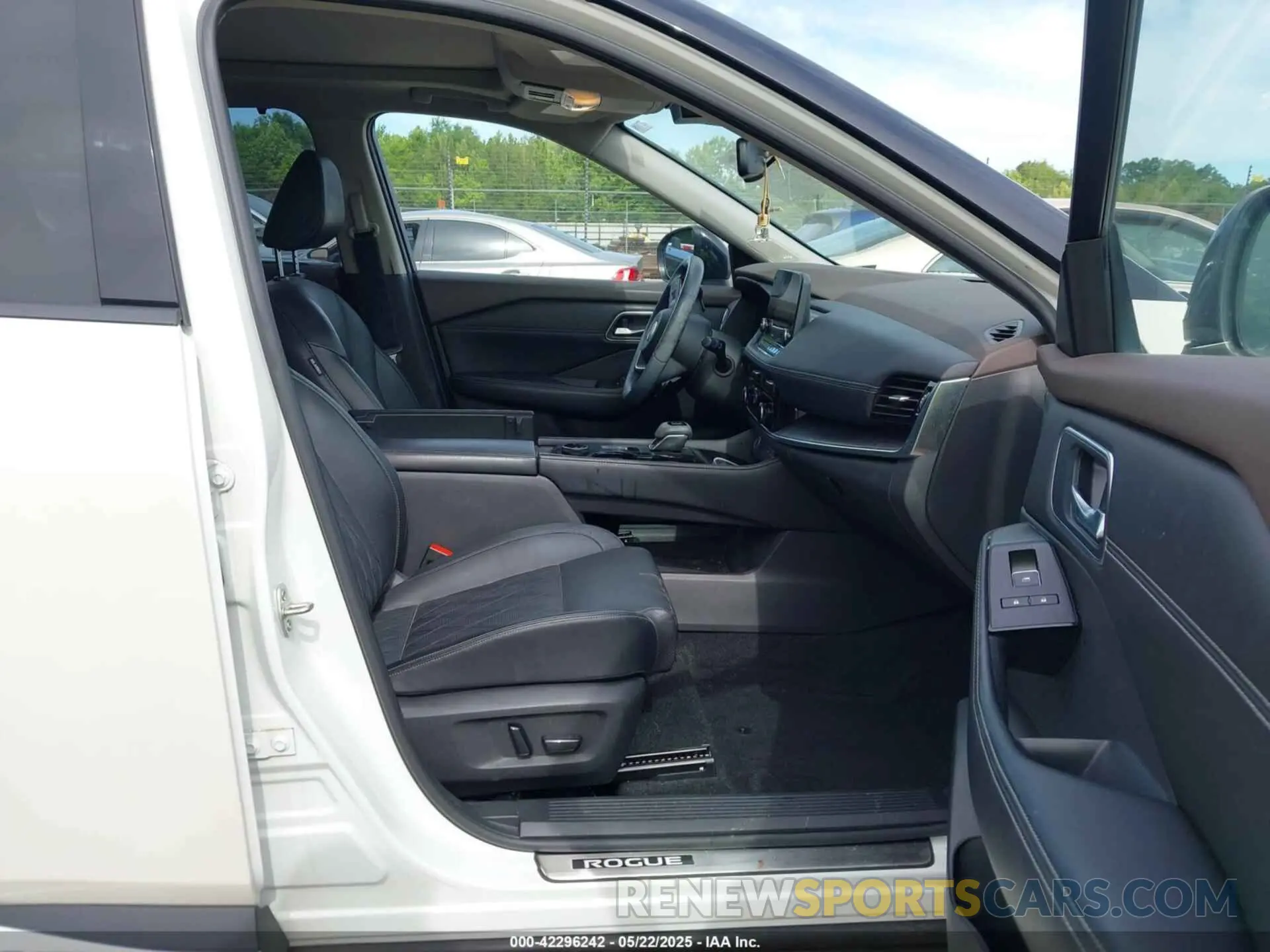 5 Photograph of a damaged car JN8AT3DD1MW313625 NISSAN ROGUE 2021