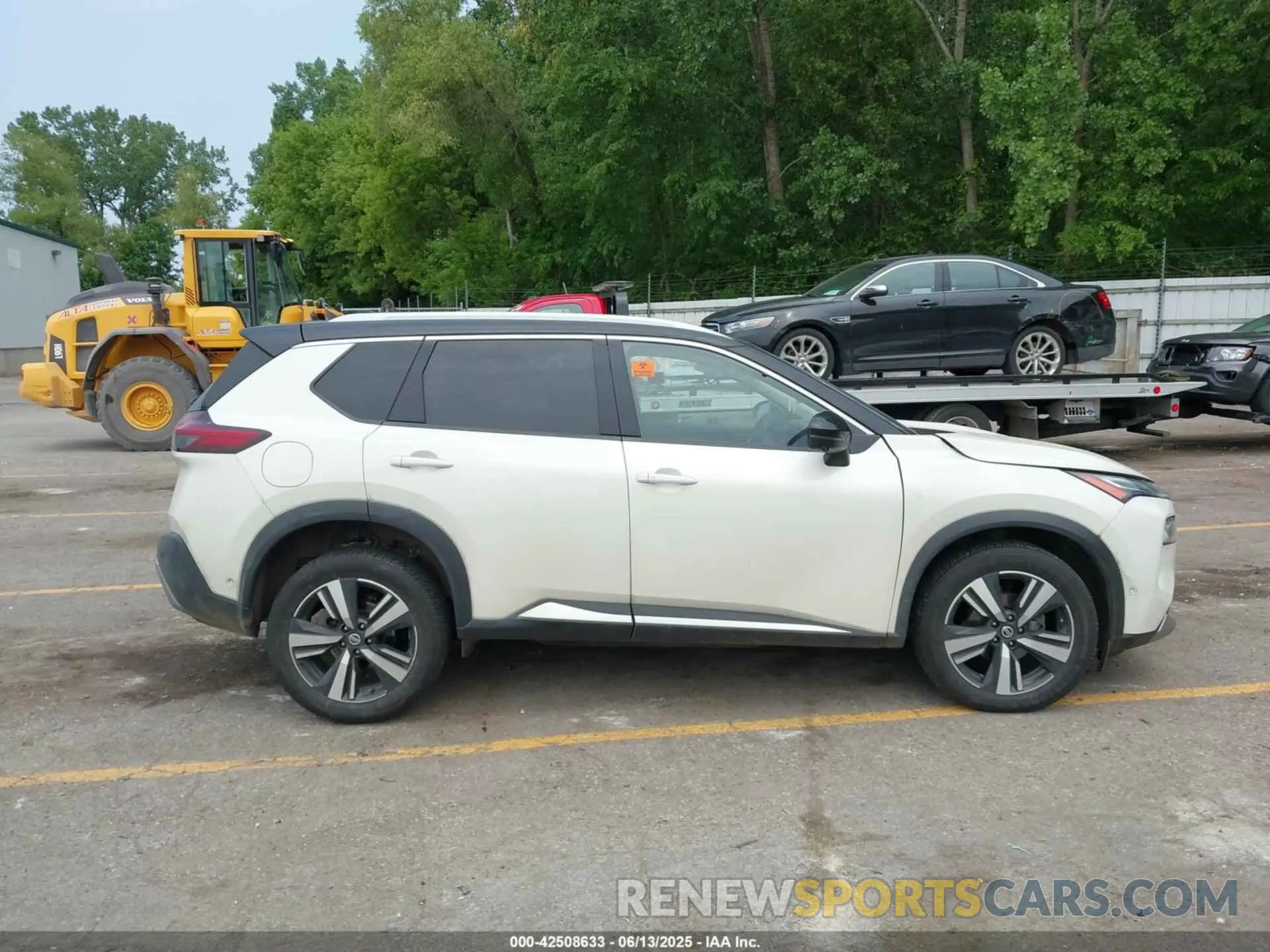 13 Photograph of a damaged car JN8AT3DD7MW304170 NISSAN ROGUE 2021