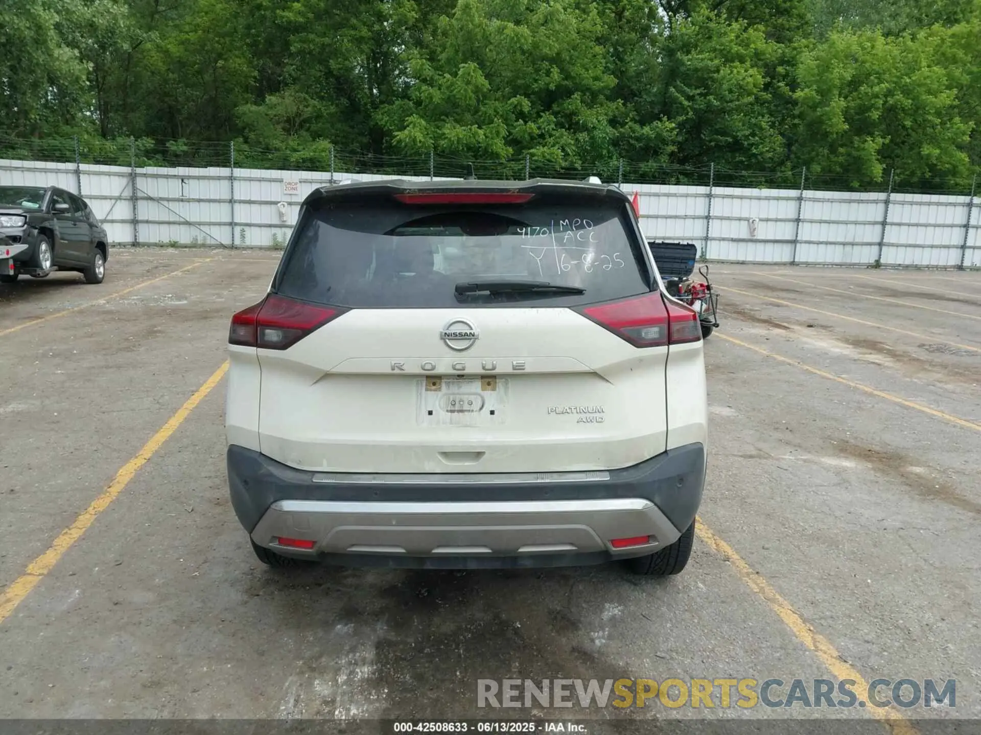 16 Photograph of a damaged car JN8AT3DD7MW304170 NISSAN ROGUE 2021