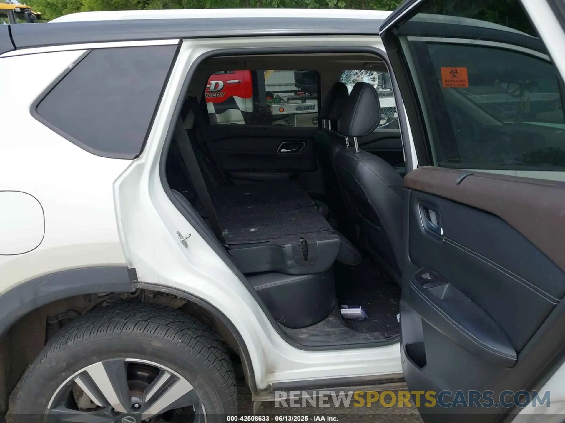 8 Photograph of a damaged car JN8AT3DD7MW304170 NISSAN ROGUE 2021