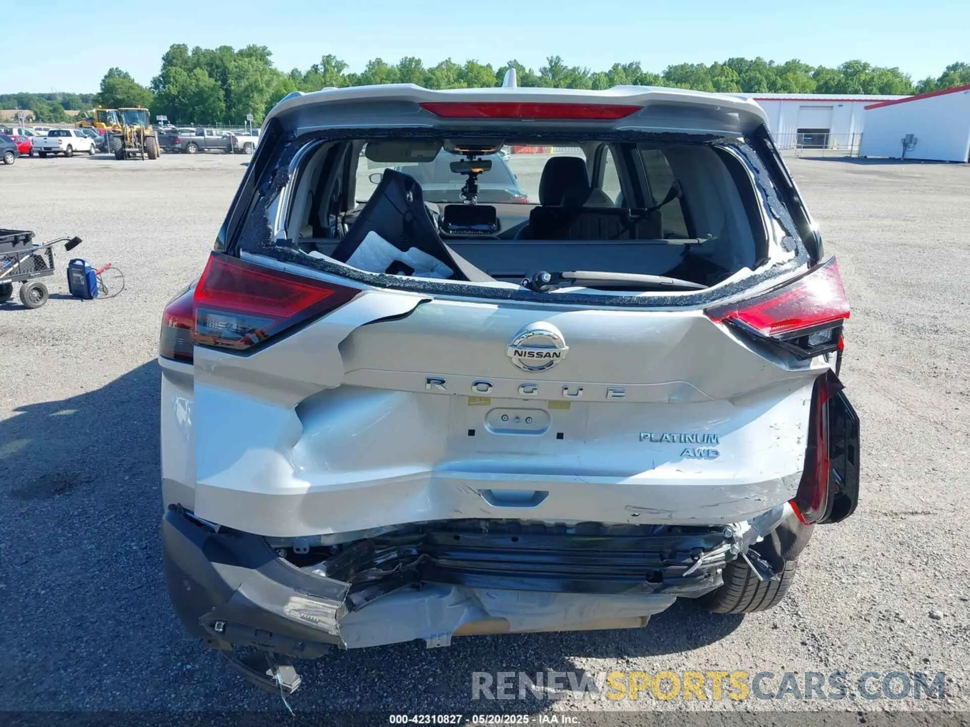 17 Photograph of a damaged car JN8AT3DD7MW304248 NISSAN ROGUE 2021