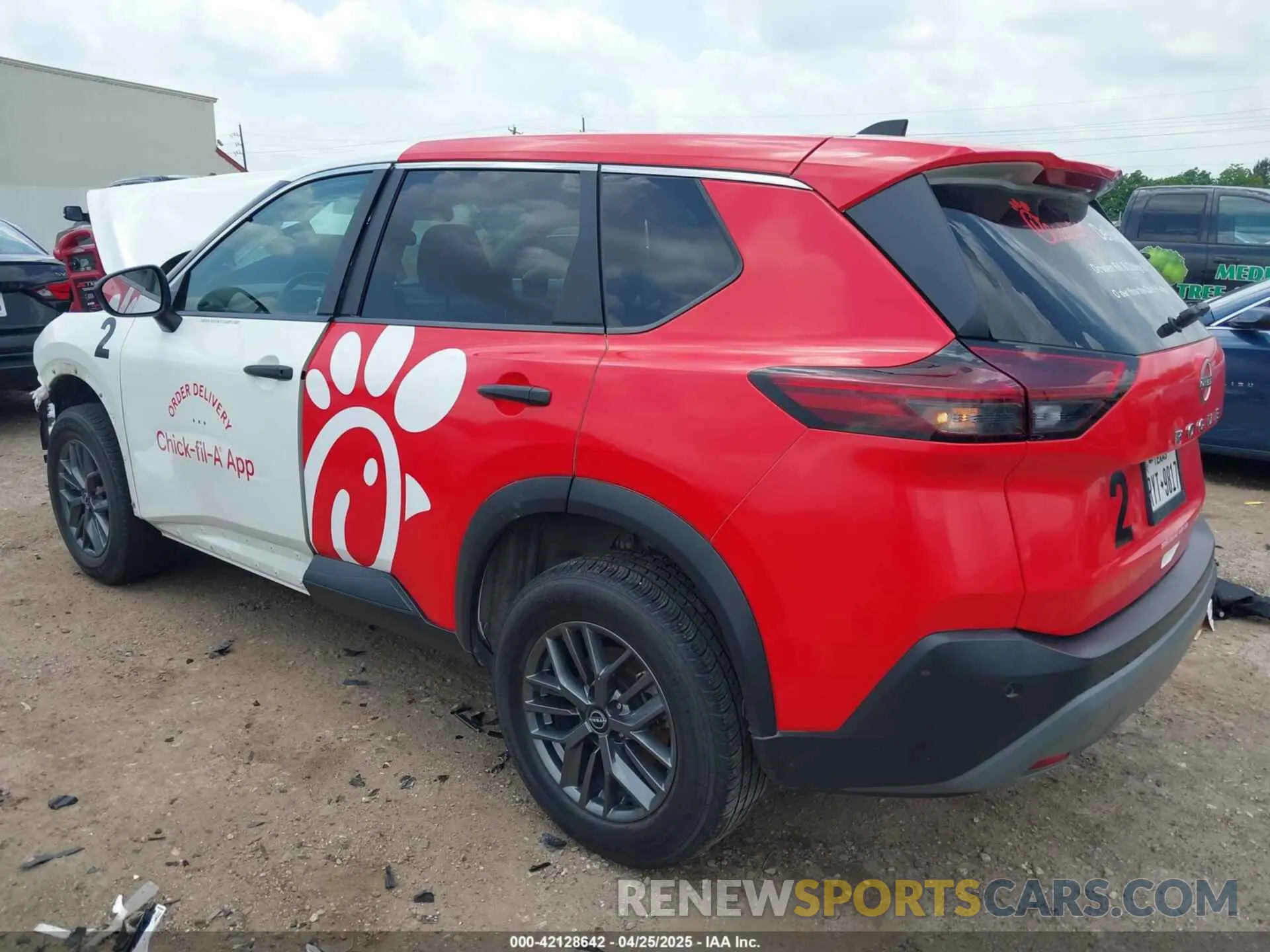 3 Photograph of a damaged car 5N1BT3AA2NC714237 NISSAN ROGUE 2022
