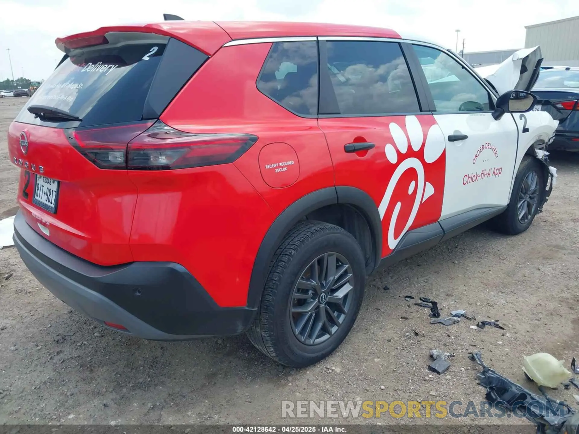 4 Photograph of a damaged car 5N1BT3AA2NC714237 NISSAN ROGUE 2022