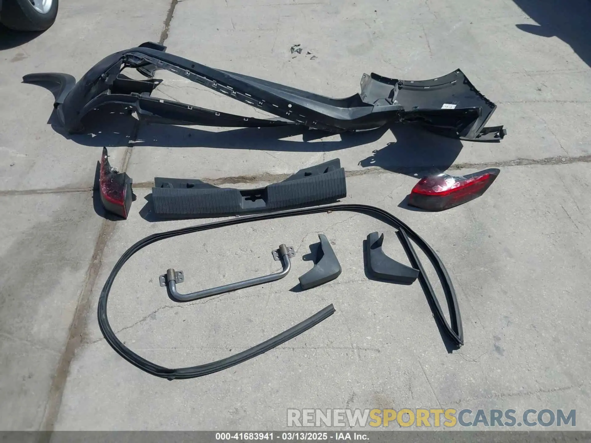 12 Photograph of a damaged car 5N1BT3AA2NC729031 NISSAN ROGUE 2022