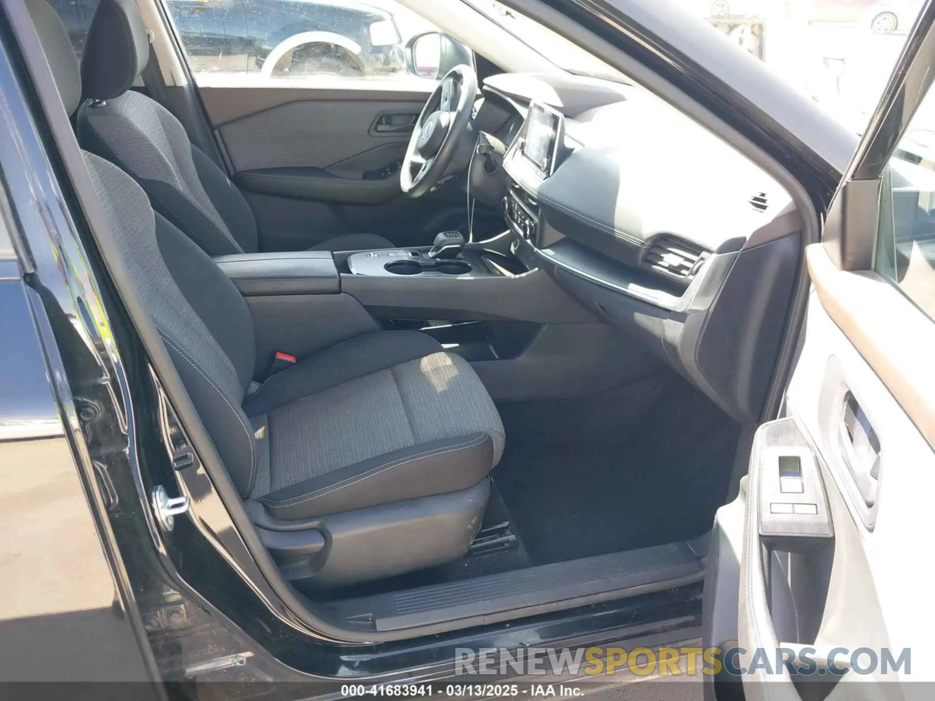 5 Photograph of a damaged car 5N1BT3AA2NC729031 NISSAN ROGUE 2022