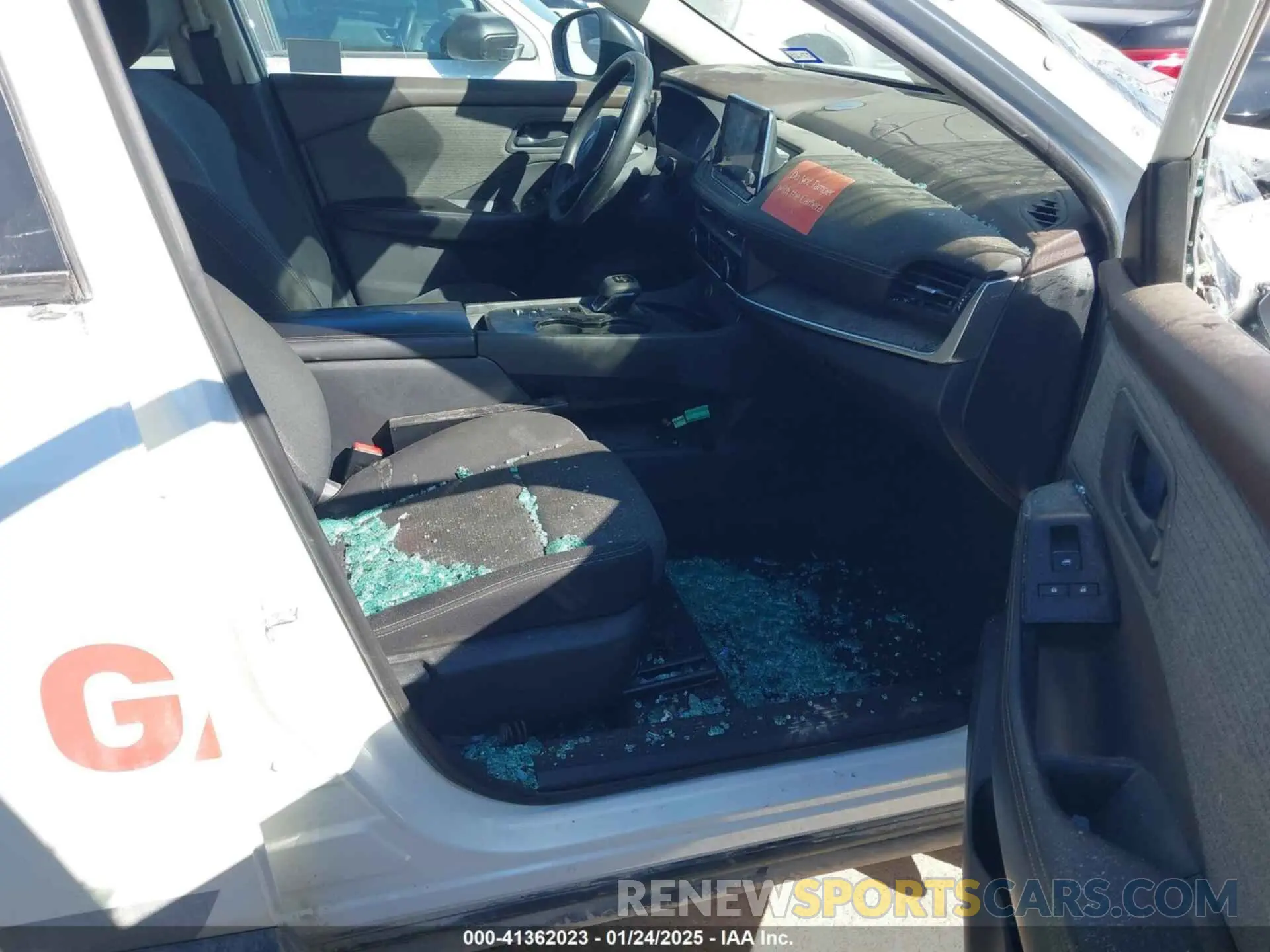 5 Photograph of a damaged car 5N1BT3AA7NC710863 NISSAN ROGUE 2022