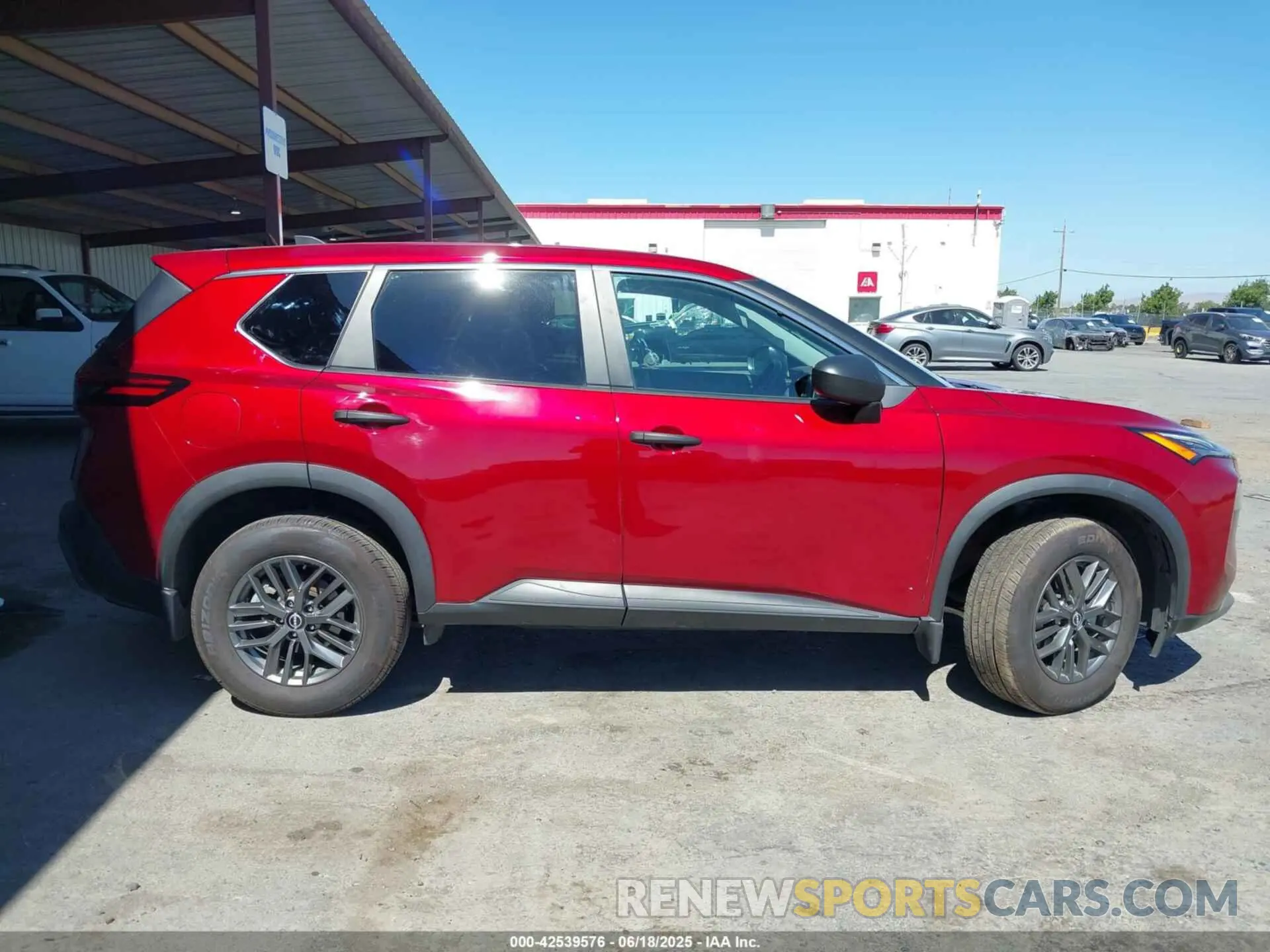 14 Photograph of a damaged car 5N1BT3AA8NC673628 NISSAN ROGUE 2022