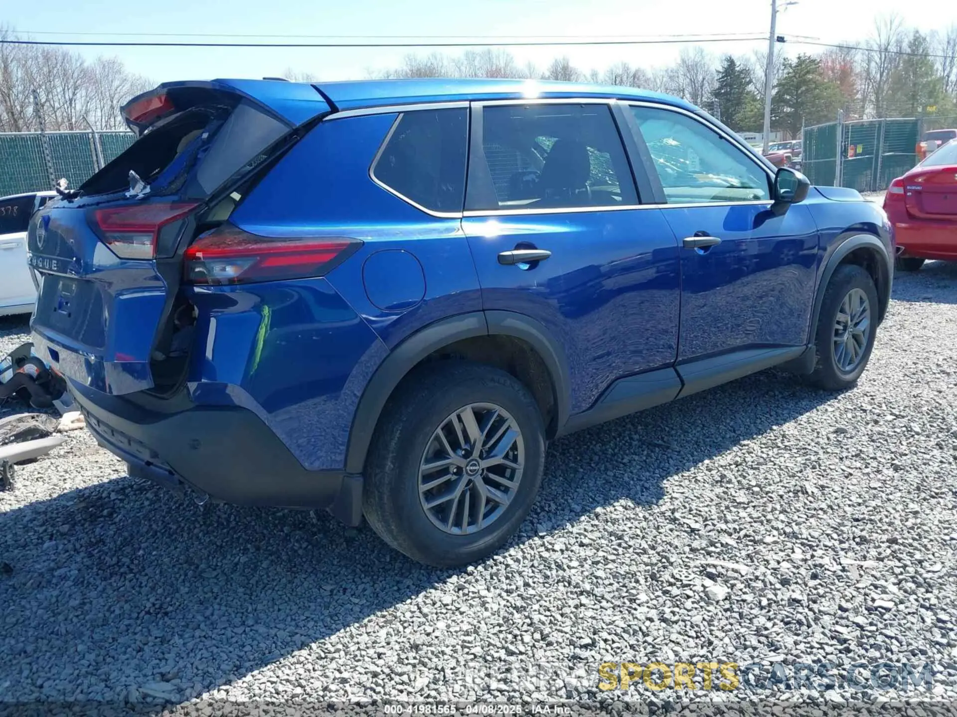 4 Photograph of a damaged car 5N1BT3AA9NC685416 NISSAN ROGUE 2022