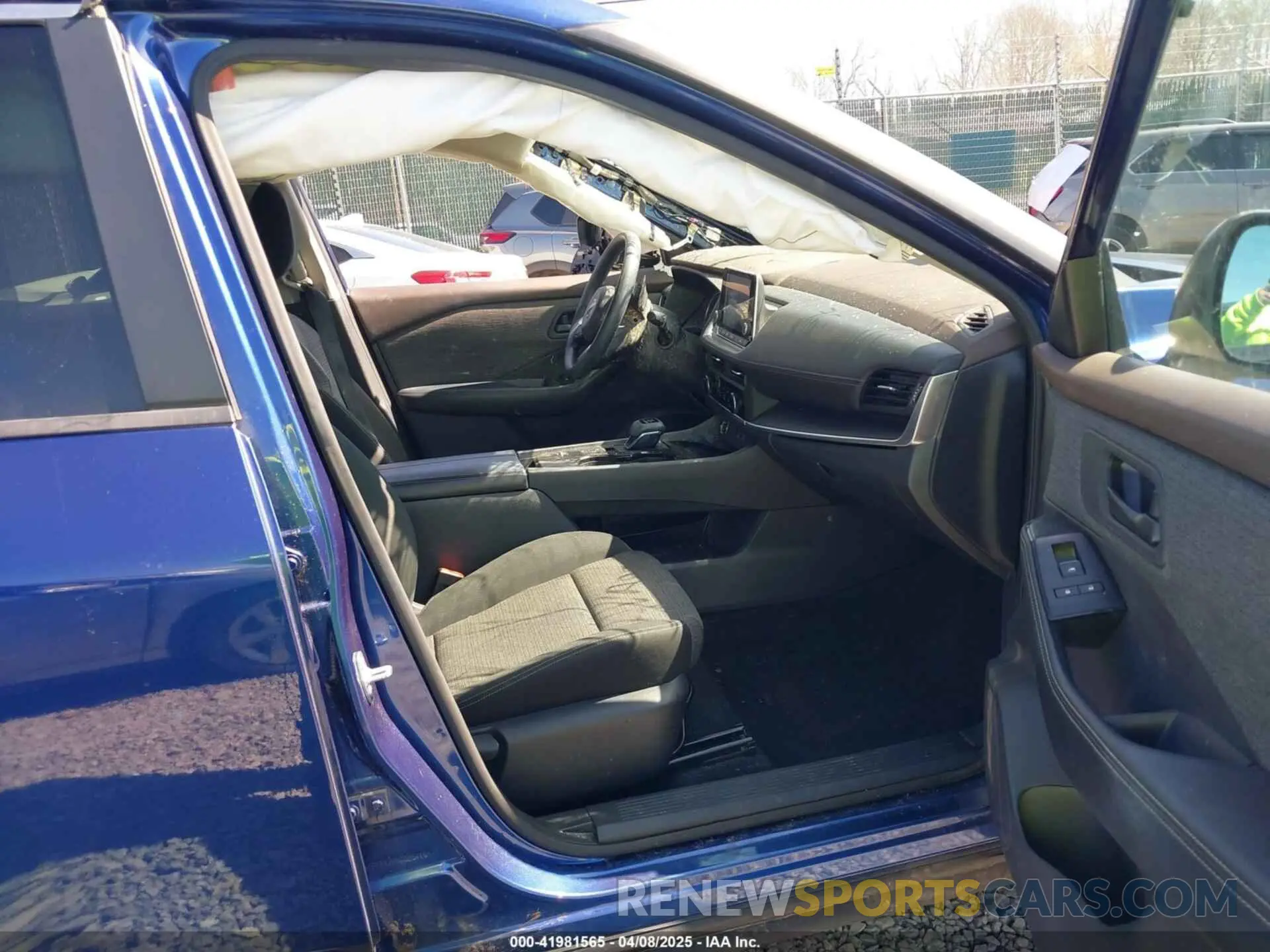 5 Photograph of a damaged car 5N1BT3AA9NC685416 NISSAN ROGUE 2022
