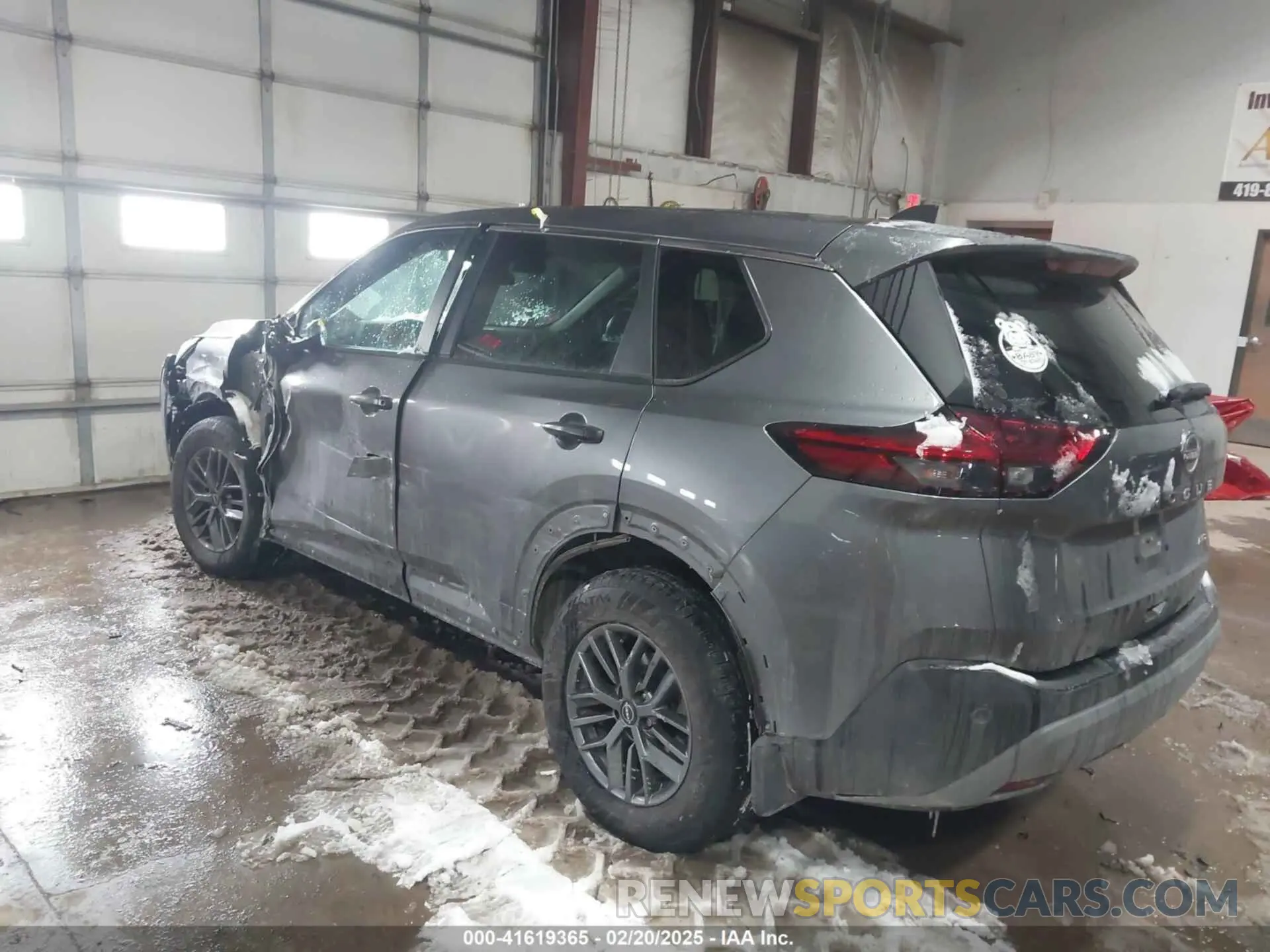 3 Photograph of a damaged car 5N1BT3AB3NC686277 NISSAN ROGUE 2022