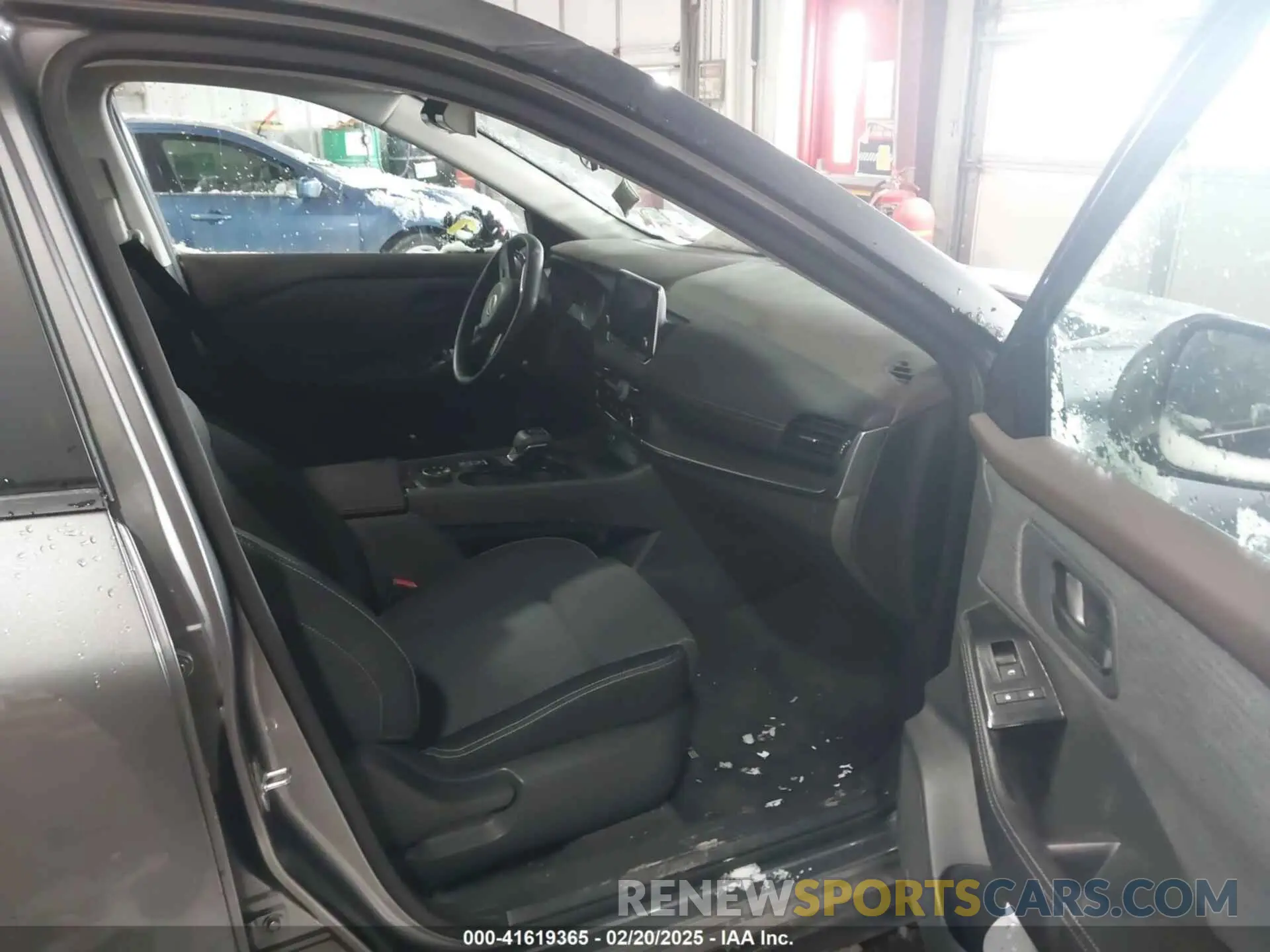 5 Photograph of a damaged car 5N1BT3AB3NC686277 NISSAN ROGUE 2022