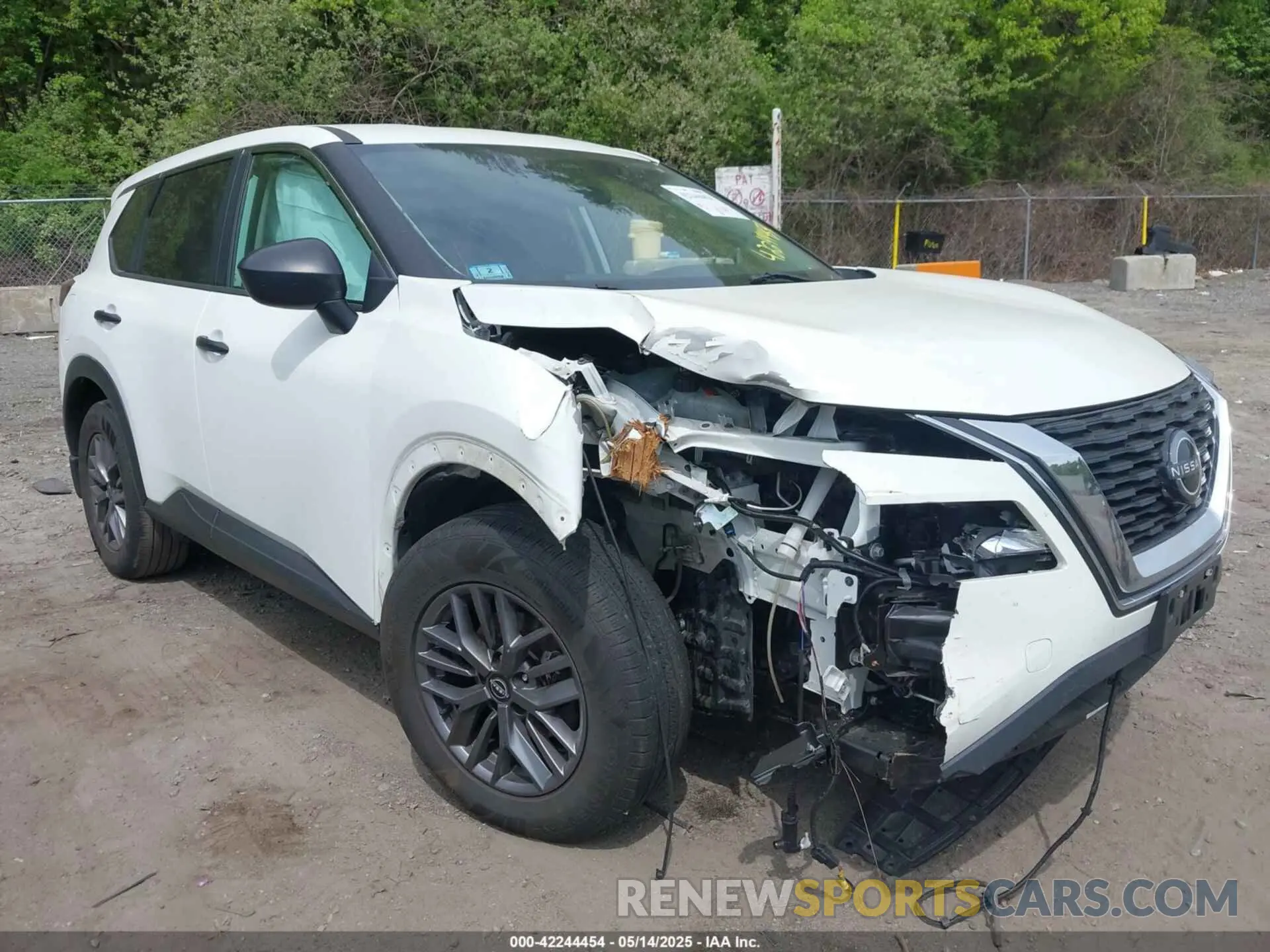 1 Photograph of a damaged car 5N1BT3AB8NC707270 NISSAN ROGUE 2022