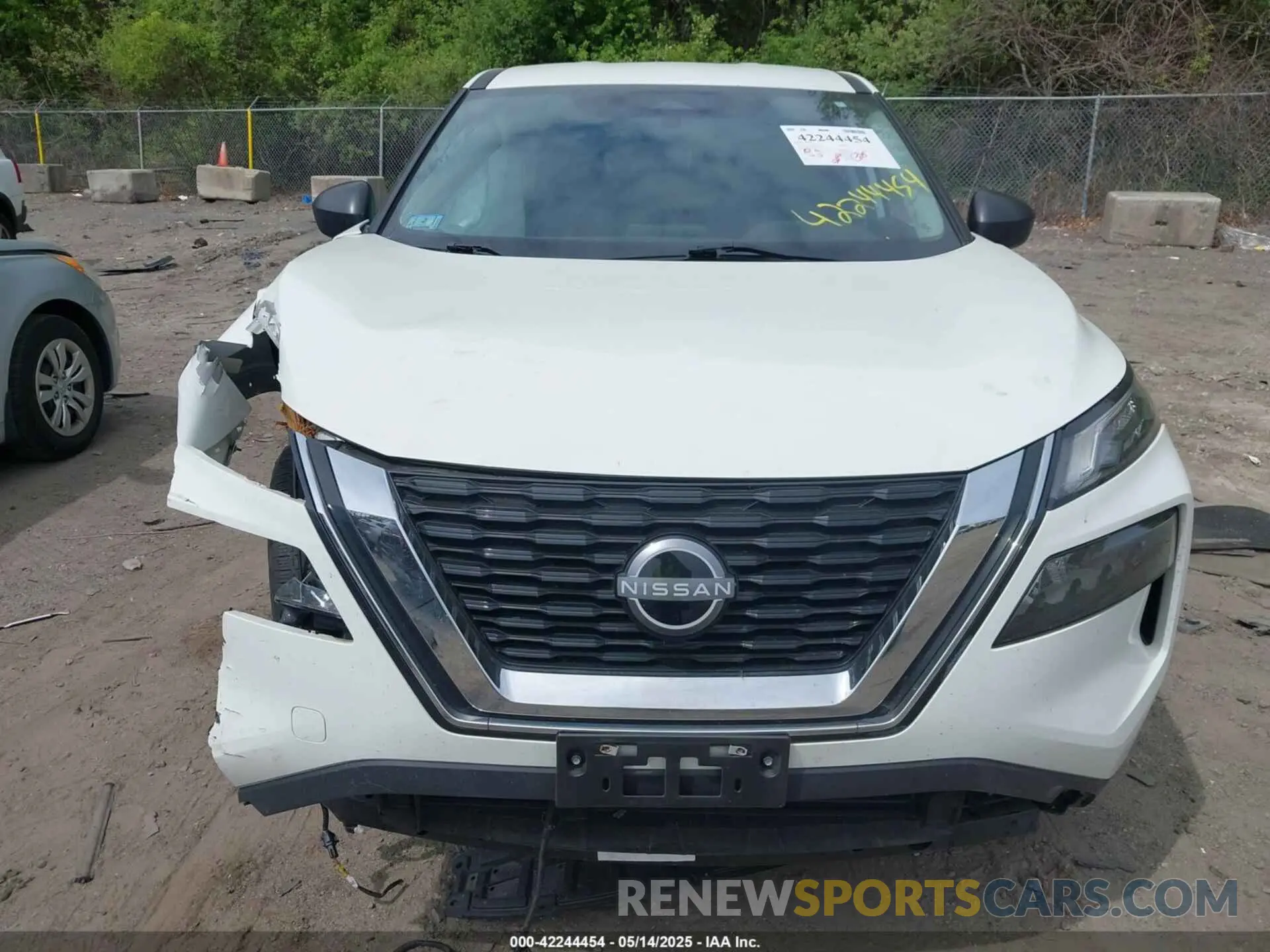 12 Photograph of a damaged car 5N1BT3AB8NC707270 NISSAN ROGUE 2022